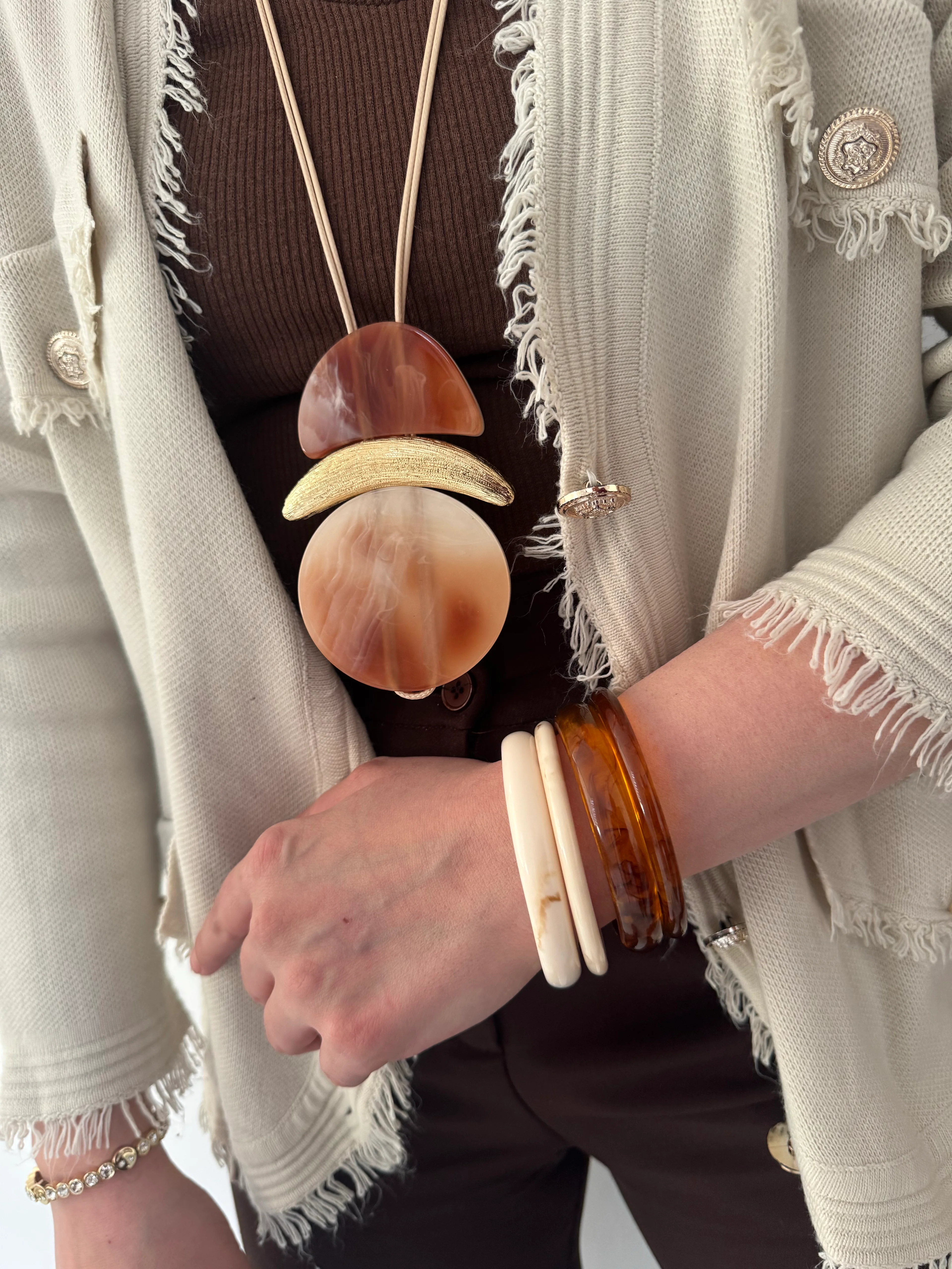 Karamel Tonlu Geometrik Akrilik Kolye