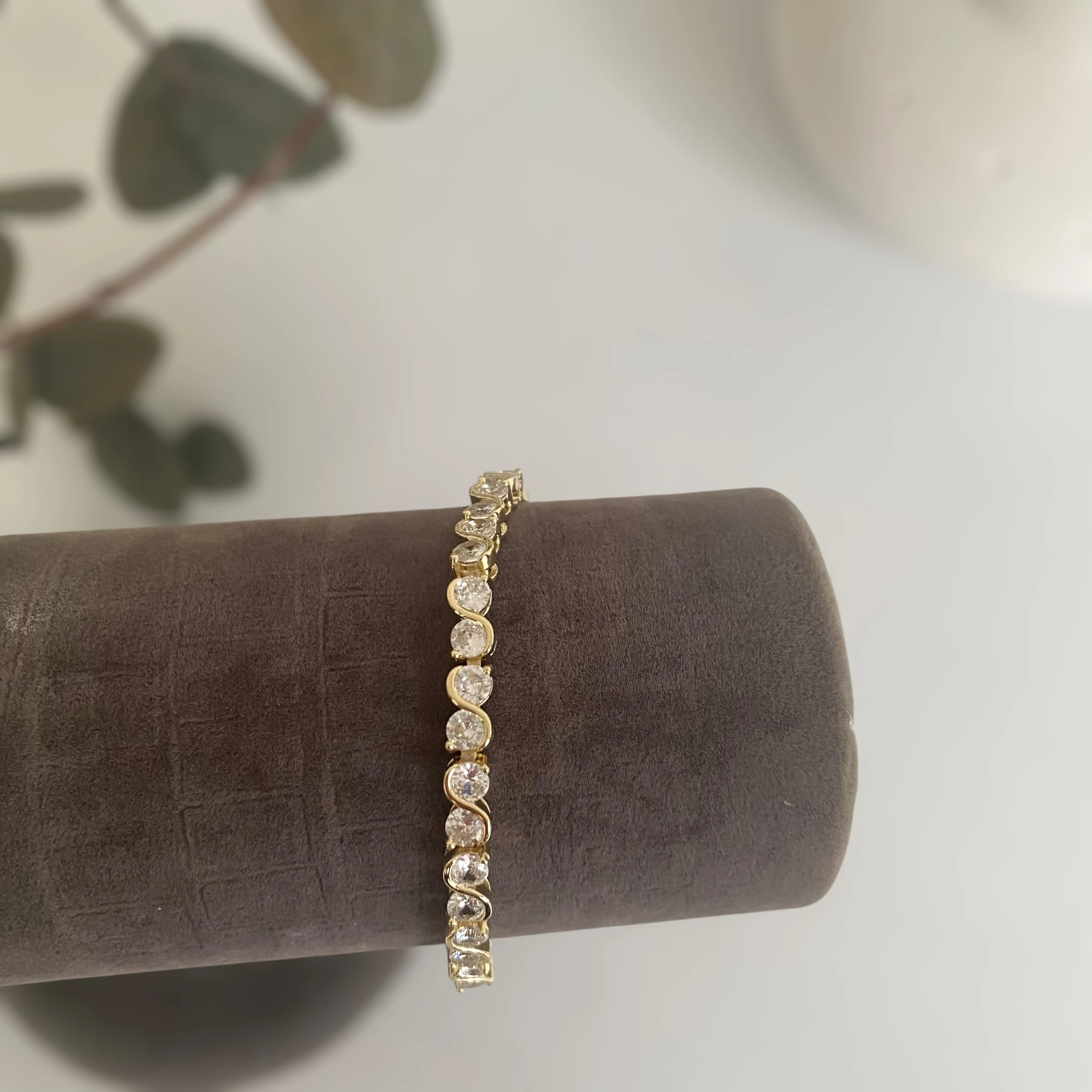 Xuping Nokta Taş Gold Detay Bileklik