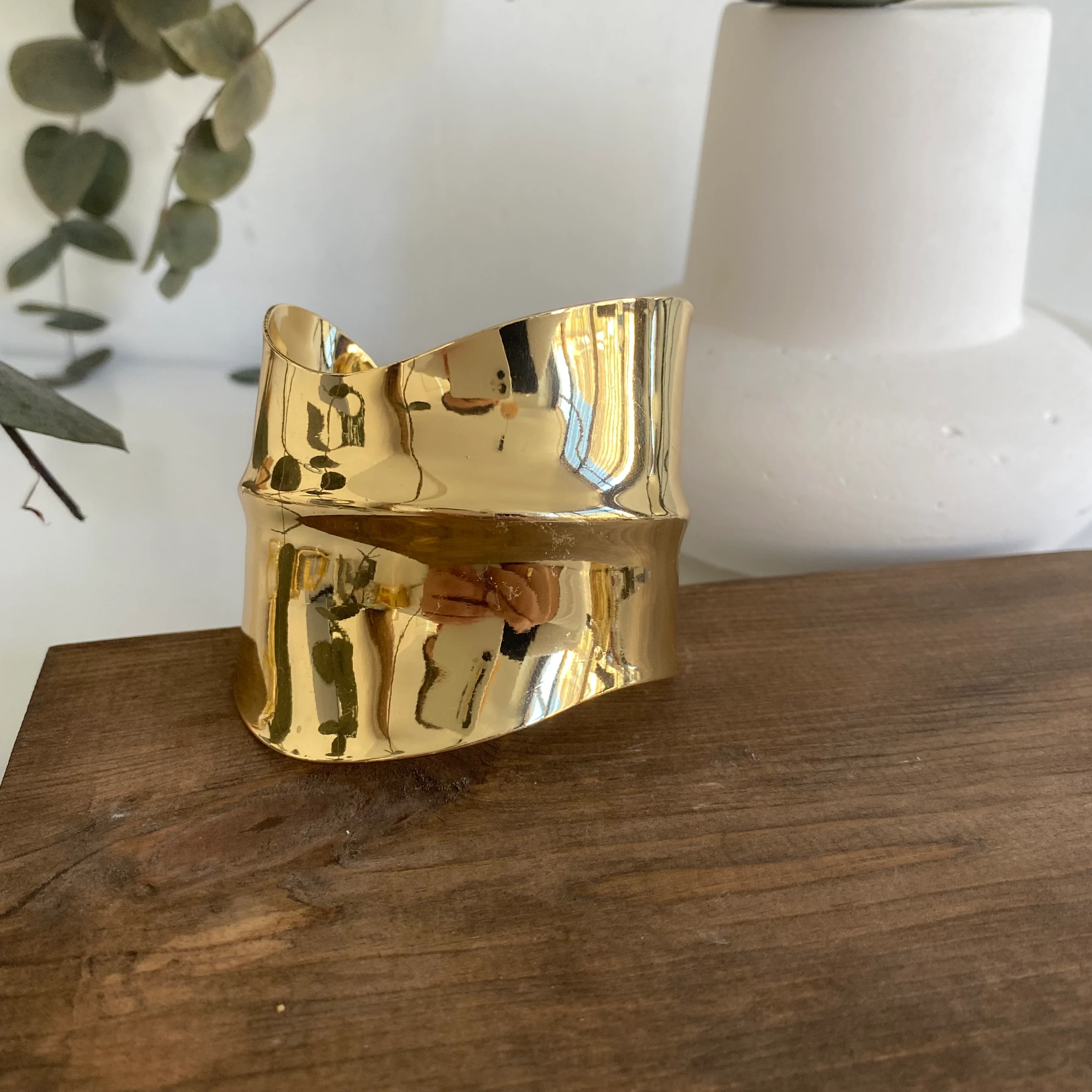 14k Gold Kalın Dalgalı Kelepçe Bileklik