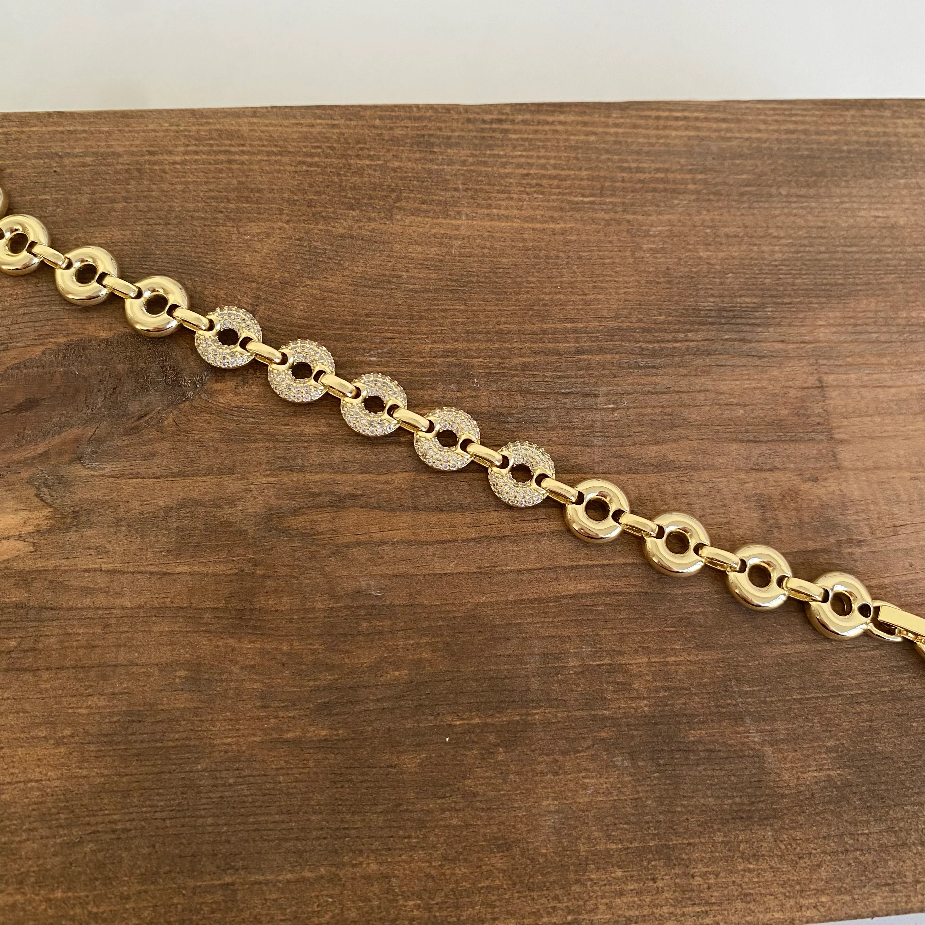 Xuping Yuvarlak Detay Taşlı Bileklik