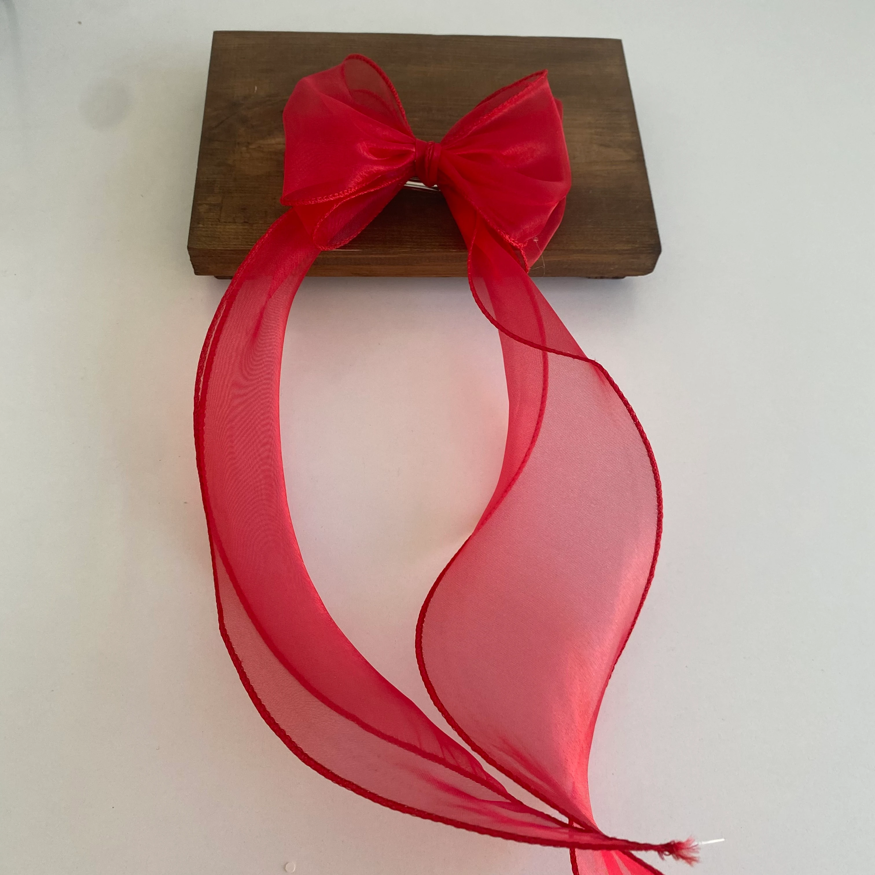 Kırmızı Tül Fiyonk Uzun Toka