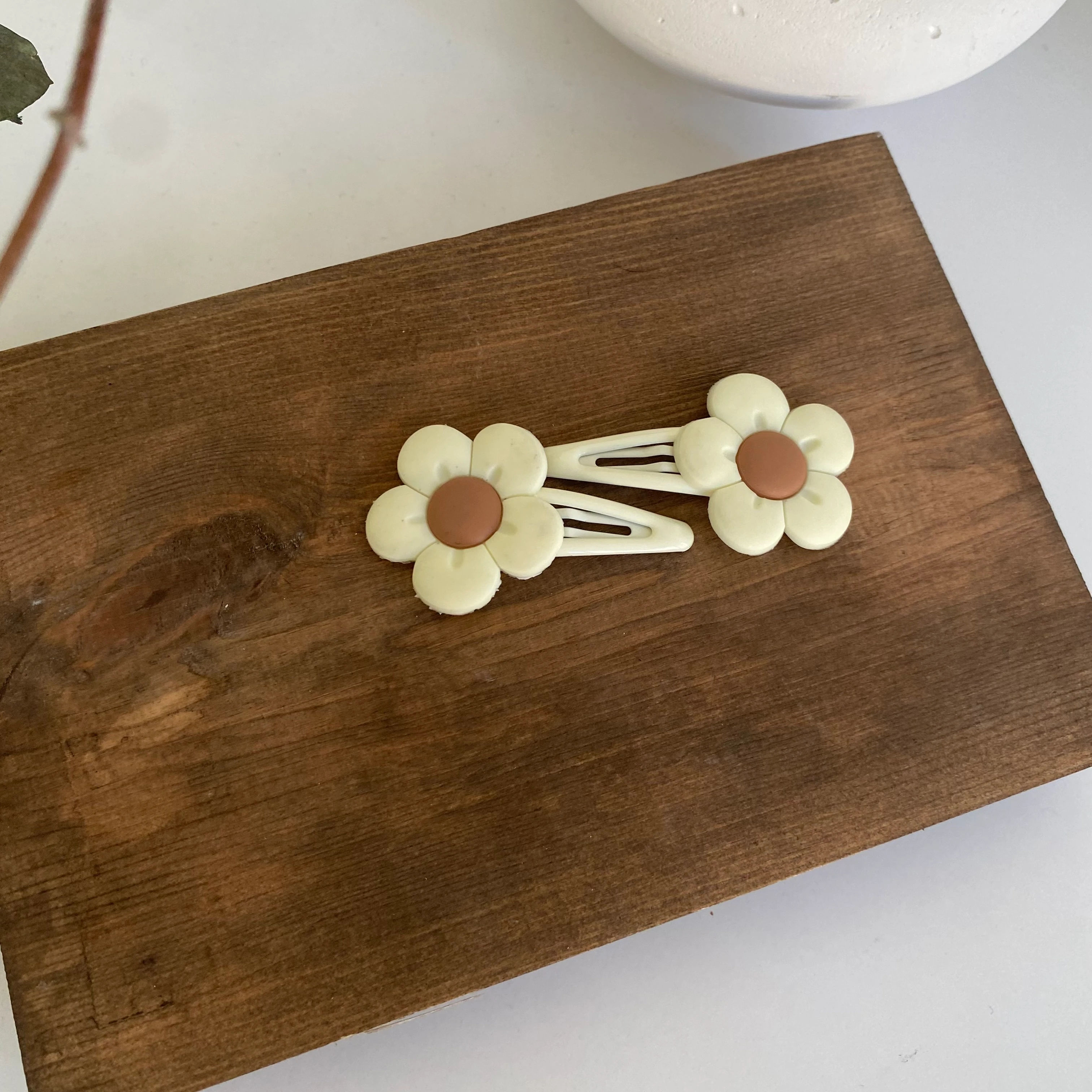 Krem Kahve Detay Çiçek Çıt Toka 