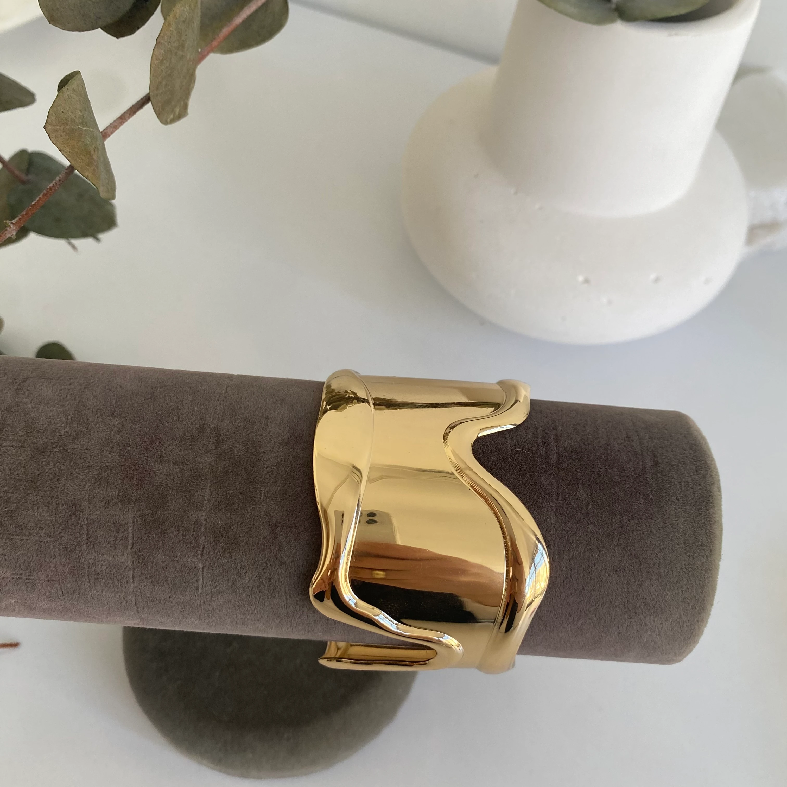 14k Gold Dalgalı Plaka Bileklik