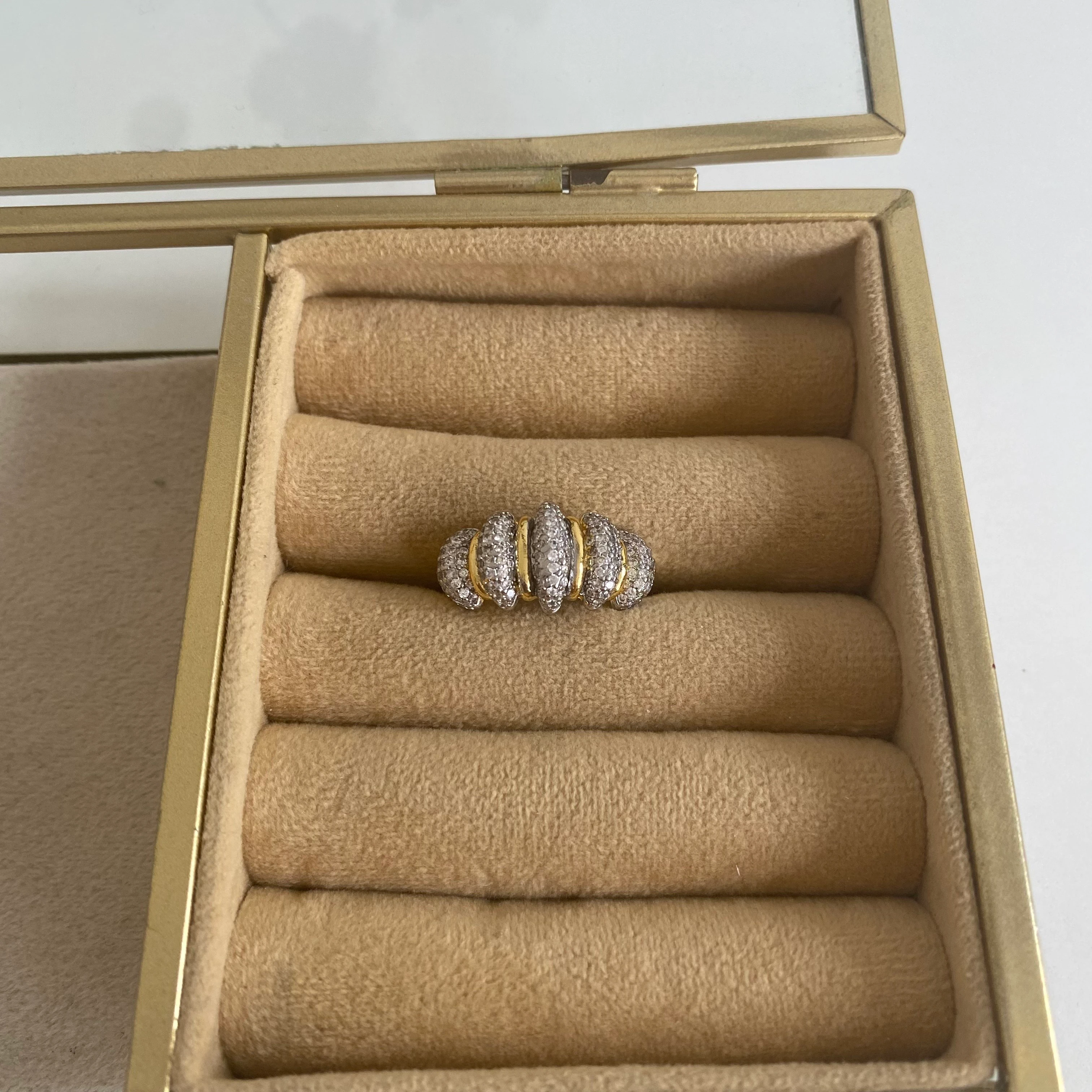 İki Renk Bombeli Zirkon Taşlı Yüzük