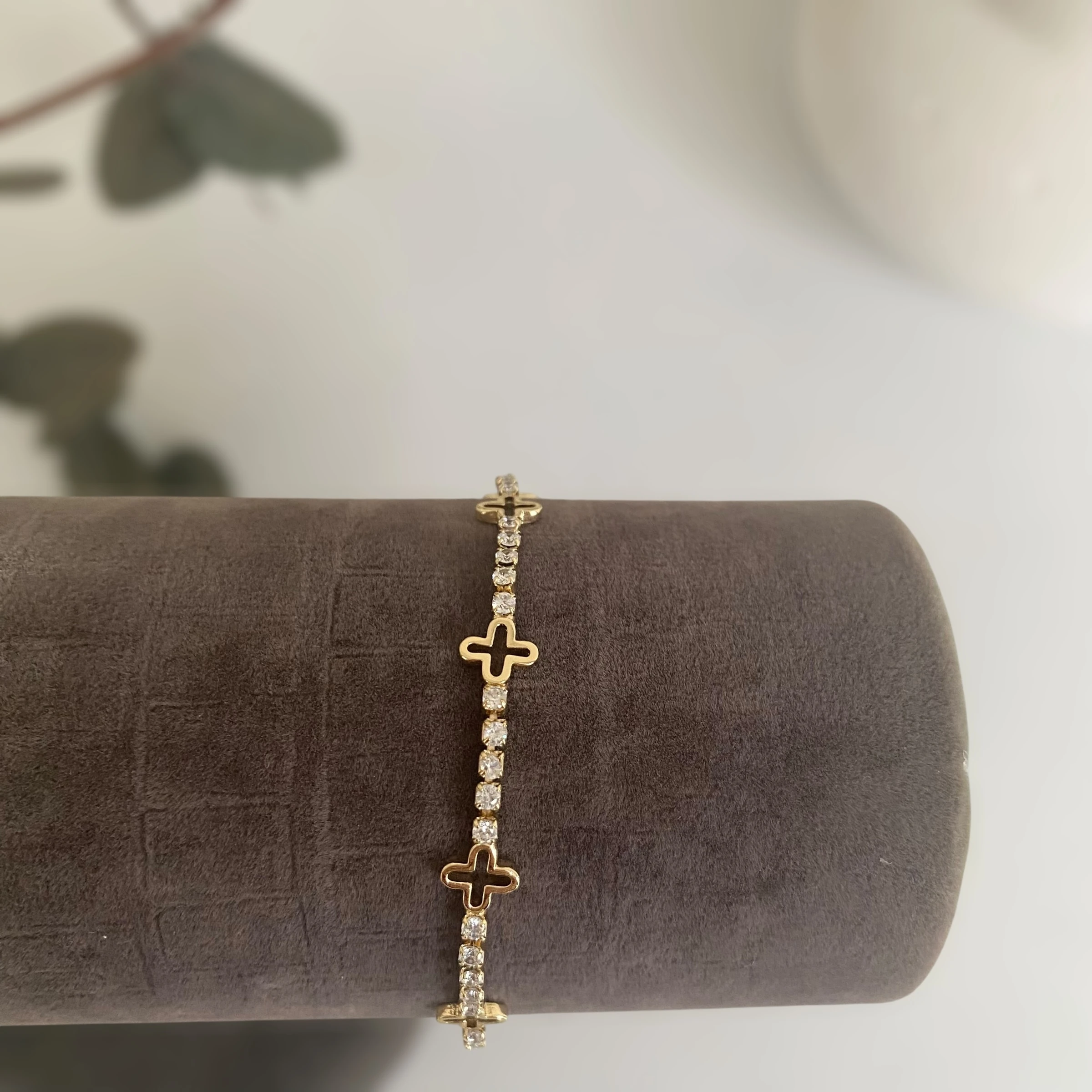 Xuping Zirkon Taşlı Yonca Detay Bileklik