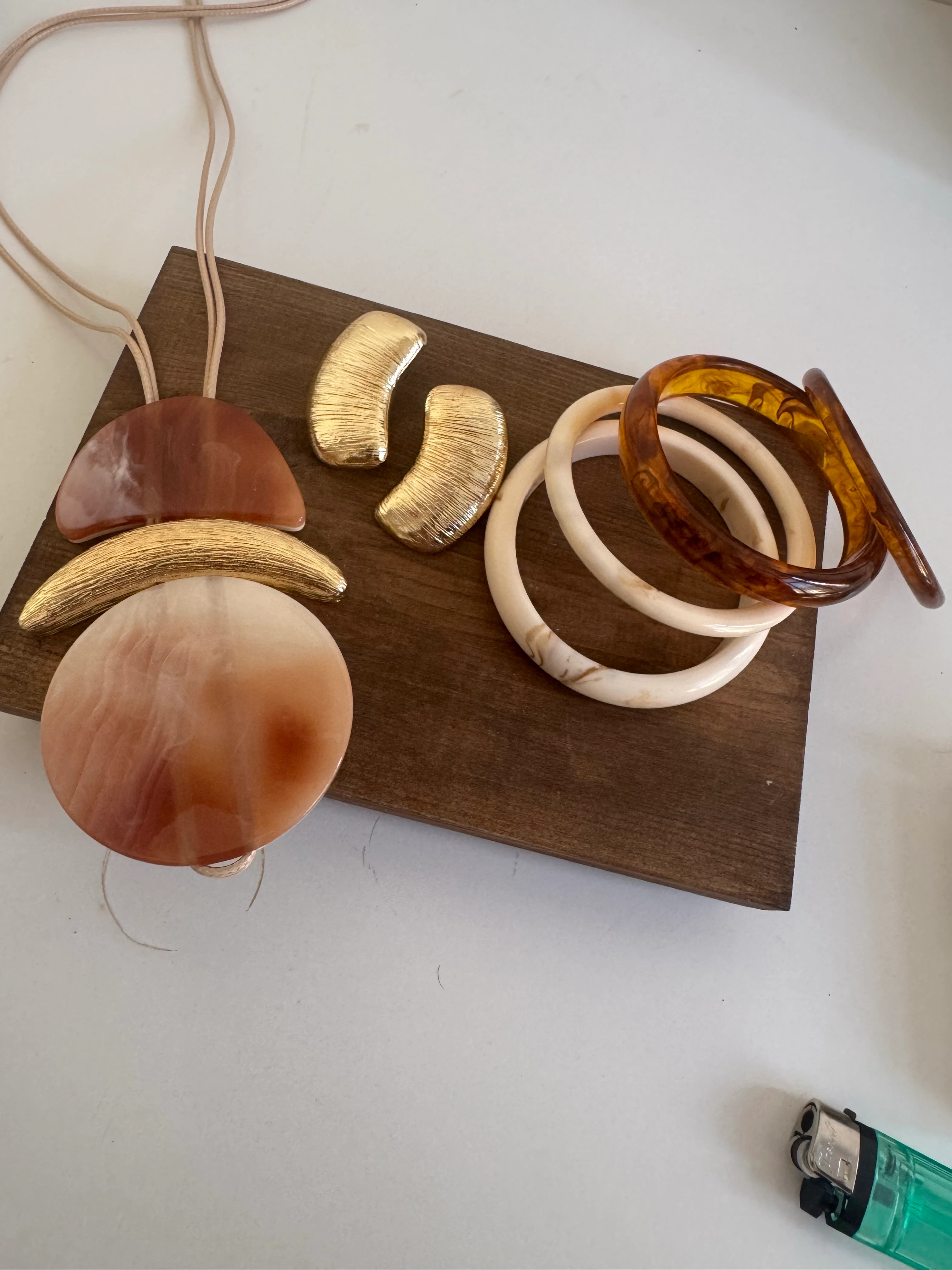 Karamel Tonlu Geometrik Akrilik Kolye