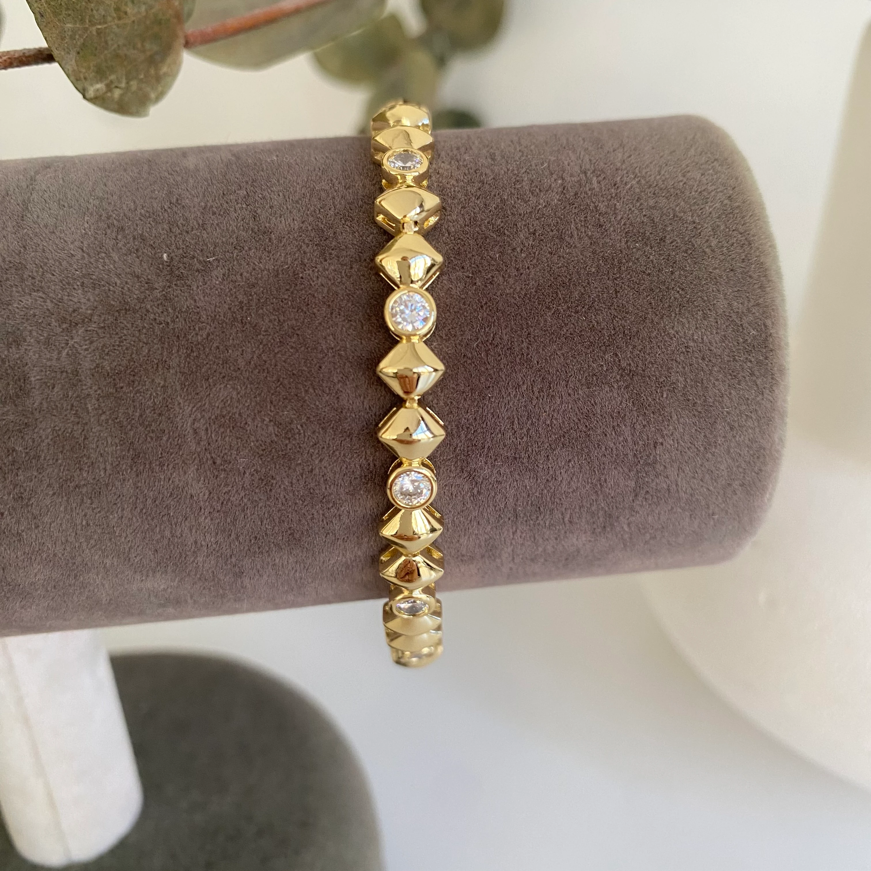 Xuping Dörtgen Model Zirkon Taşlı Bileklik