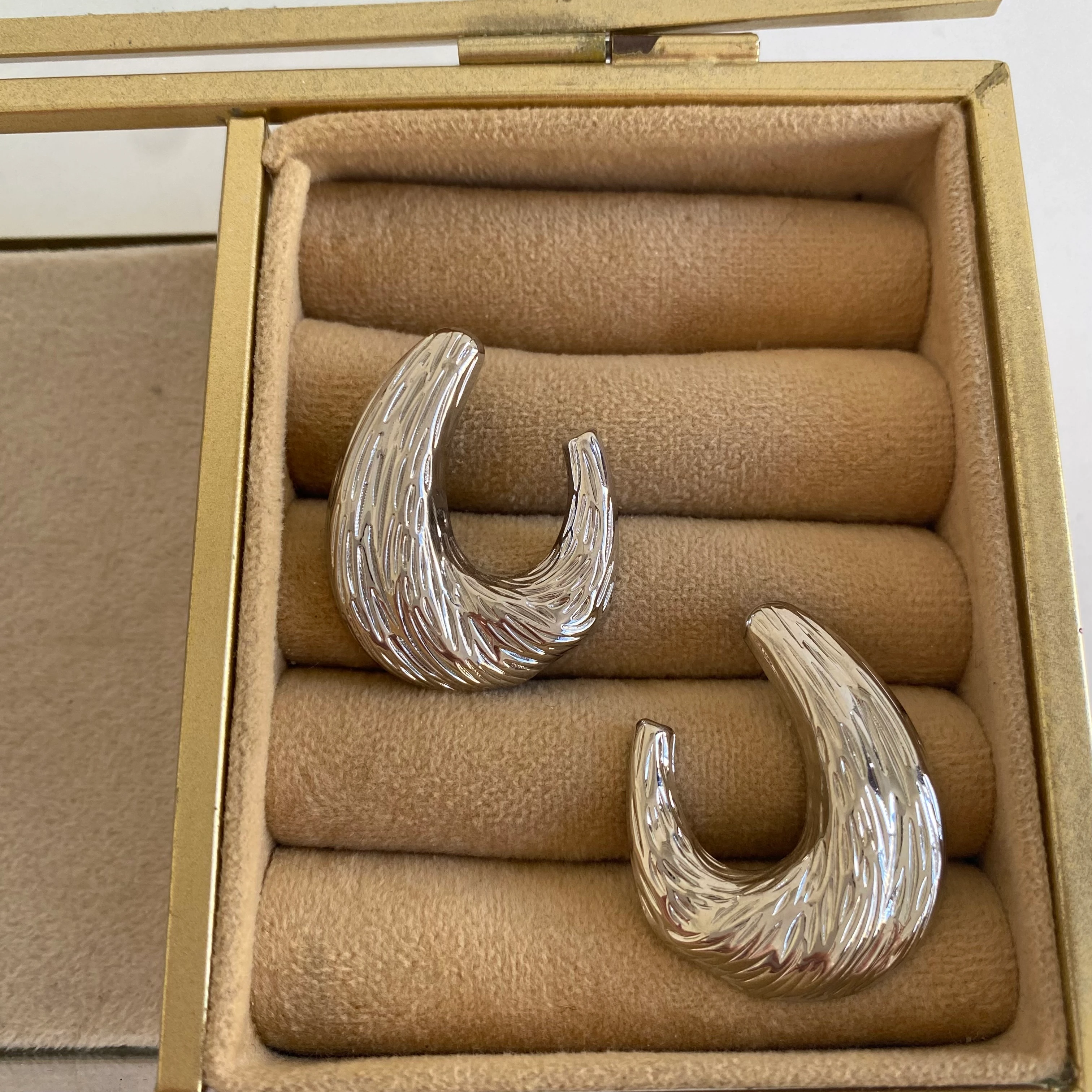 Silver Desenli Plaka Yarım Ay Küpe