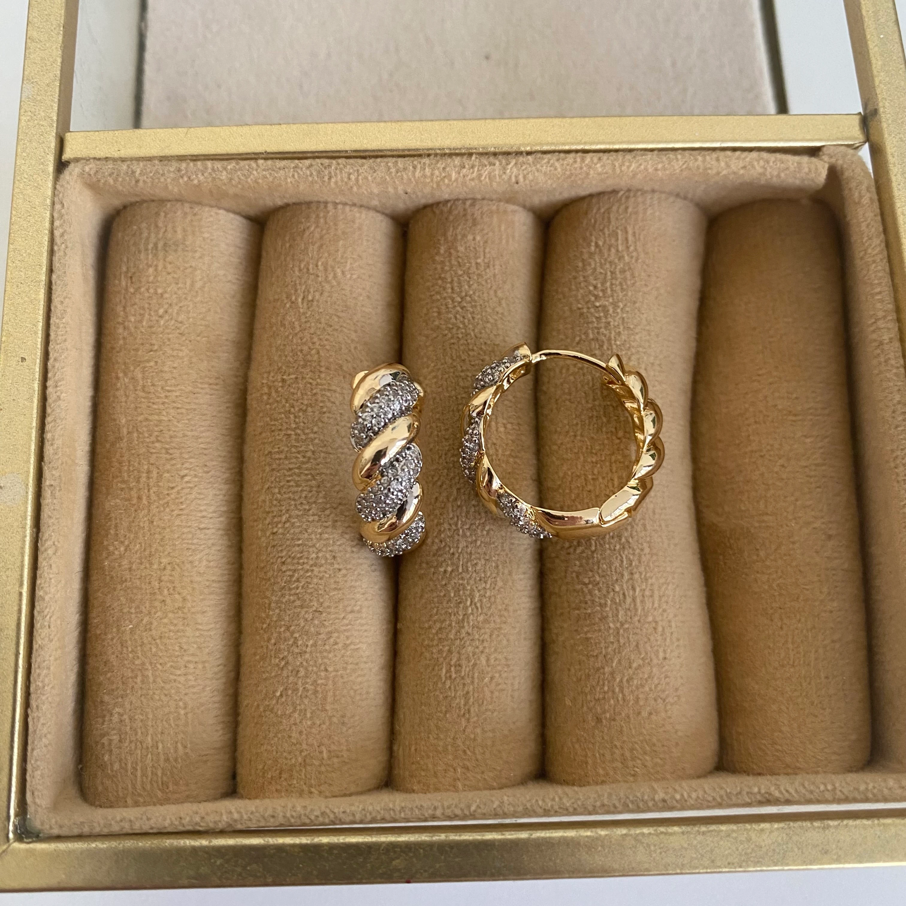 Xuping Çift Renk Burgu Halka Küpe