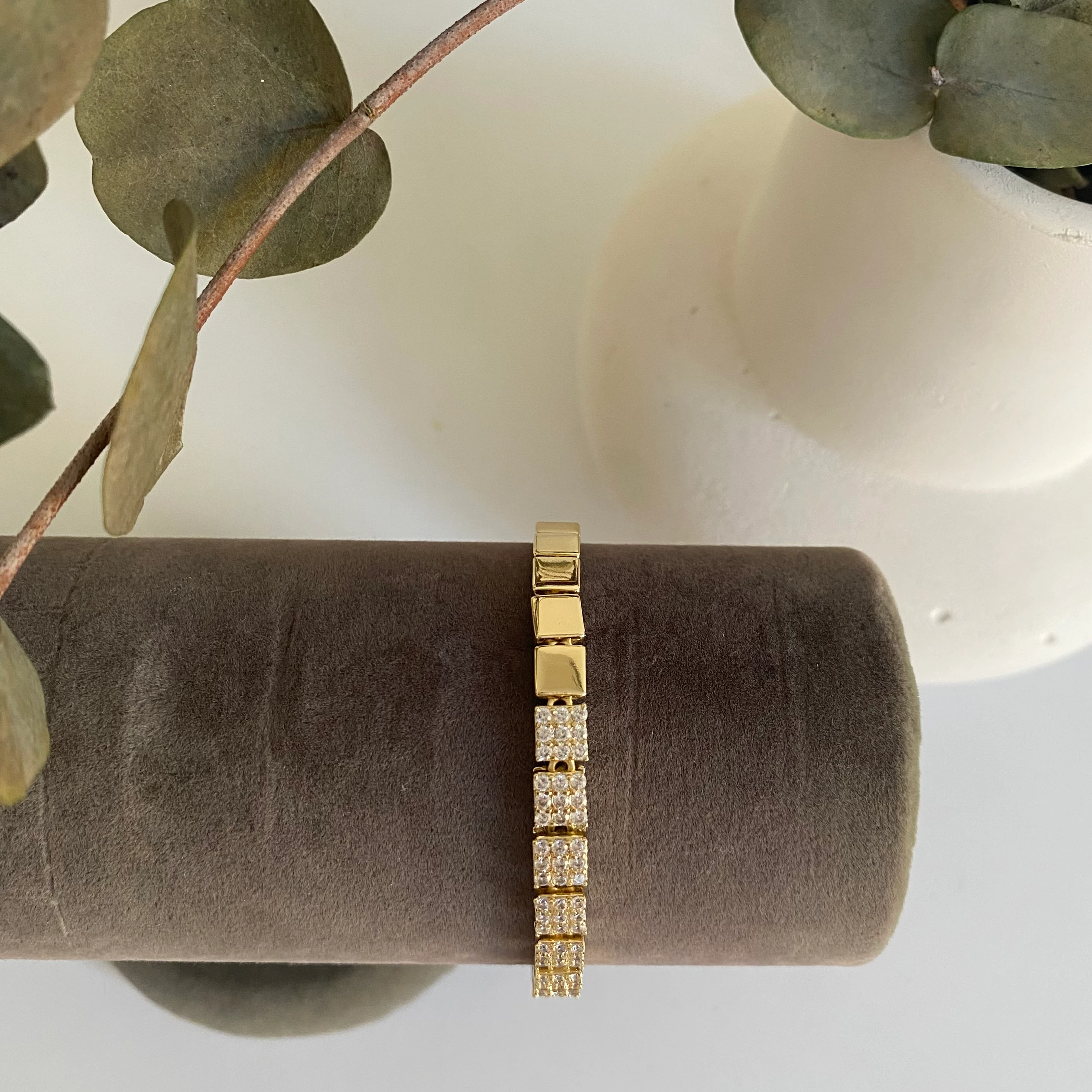 Xuping Modern Kare Desenli Taşlı Bileklik