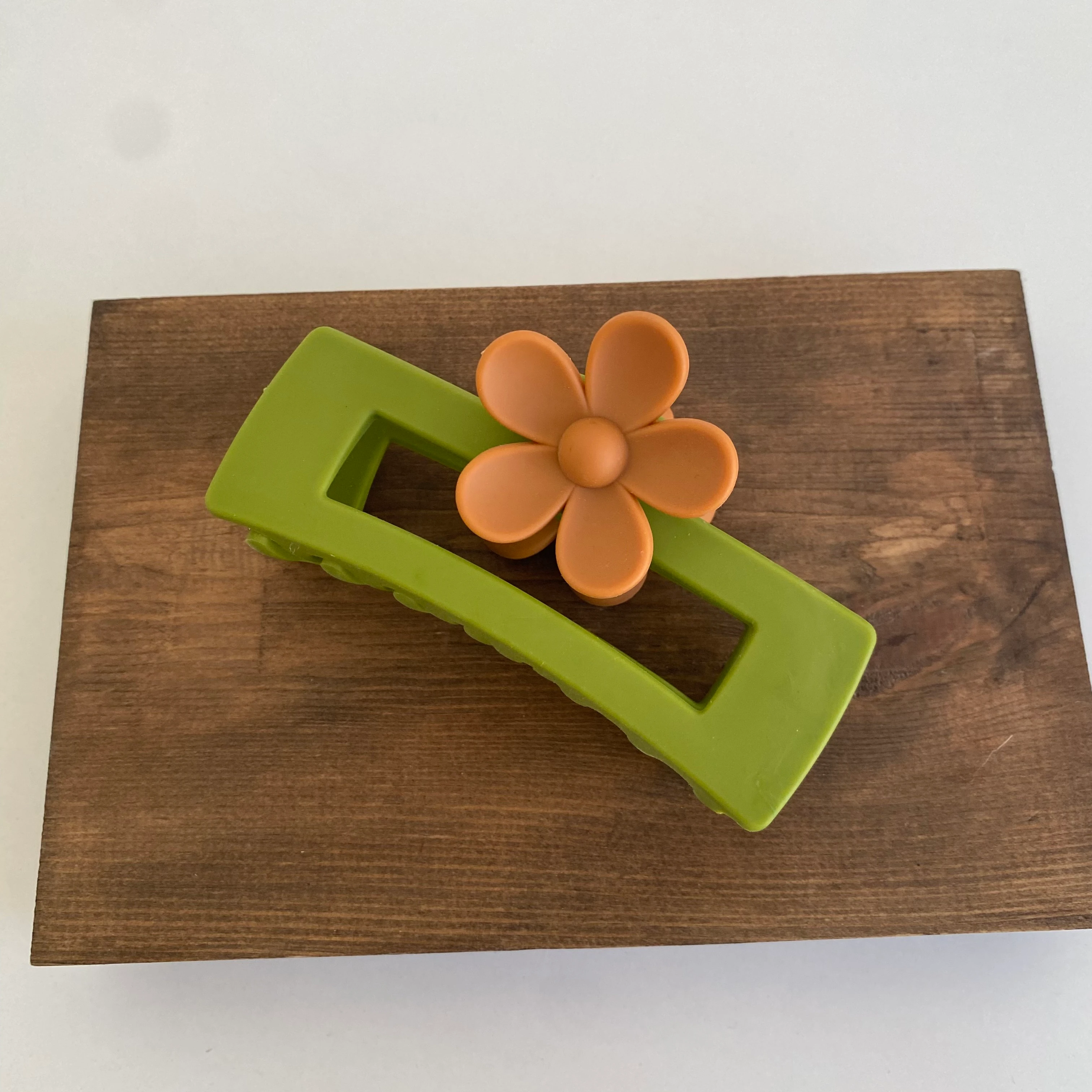 Yeşil Mat Dikdörtgen Çiçek Figür Mandal Toka