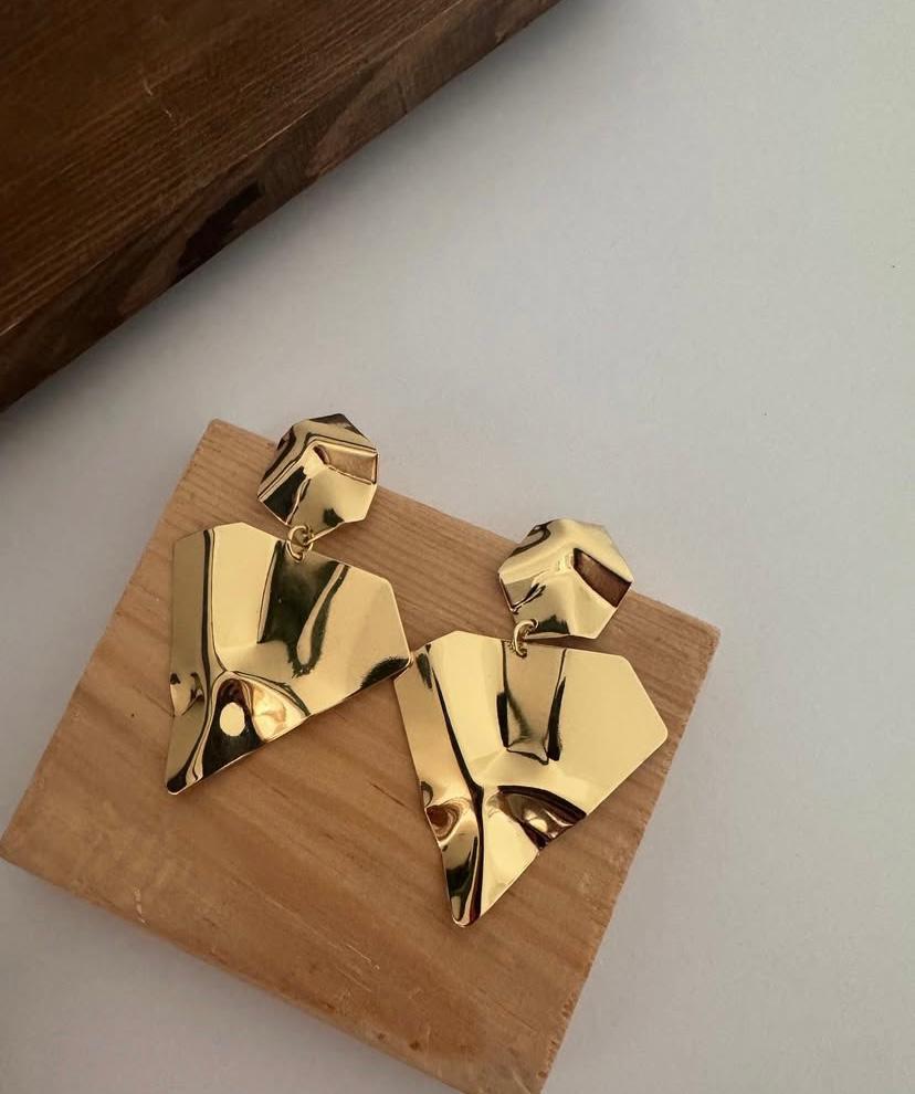 Gold Geometrik Dalgalı Küpe
