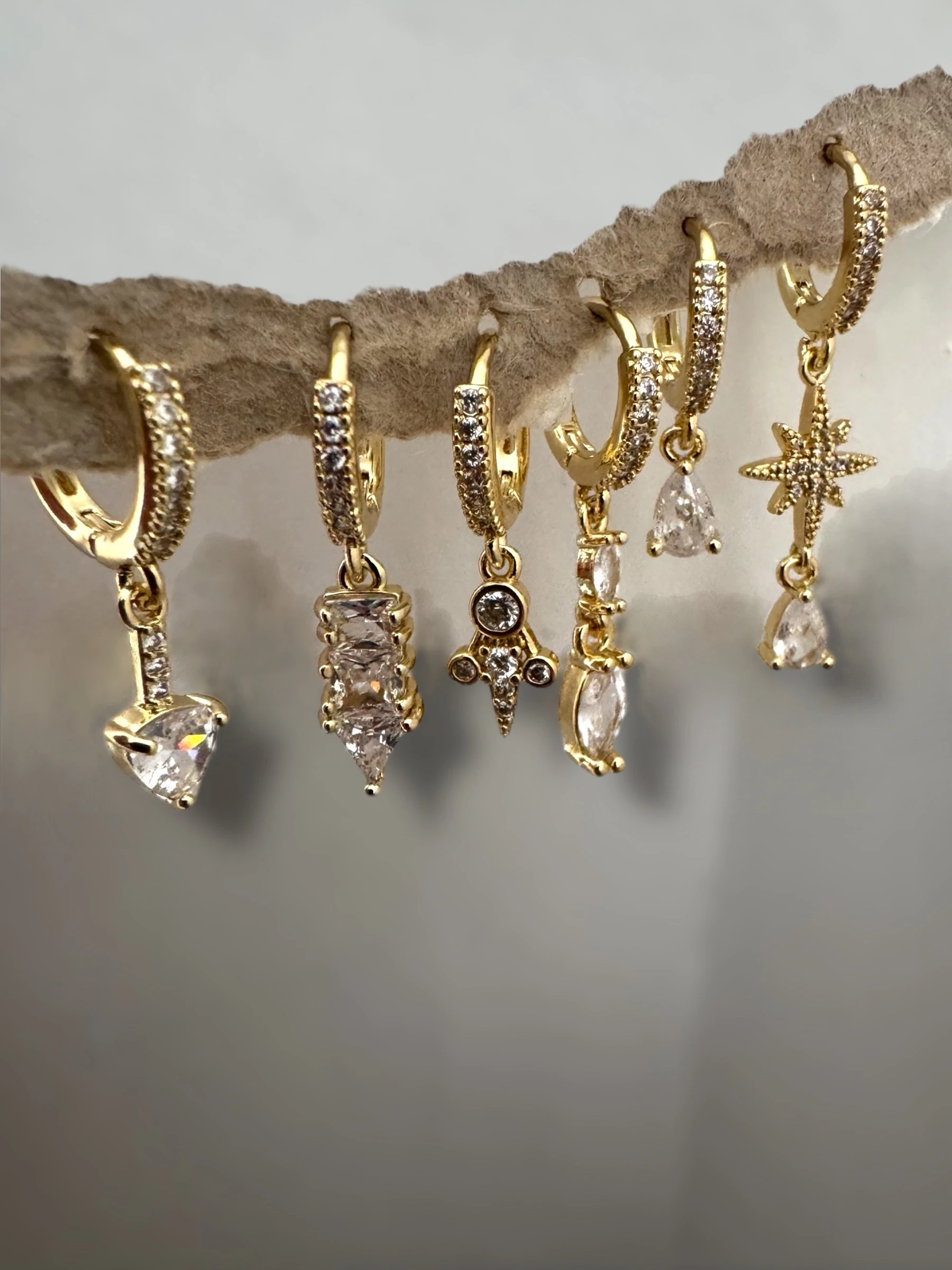 Xuping 6"lı Set Küpe Taşlı