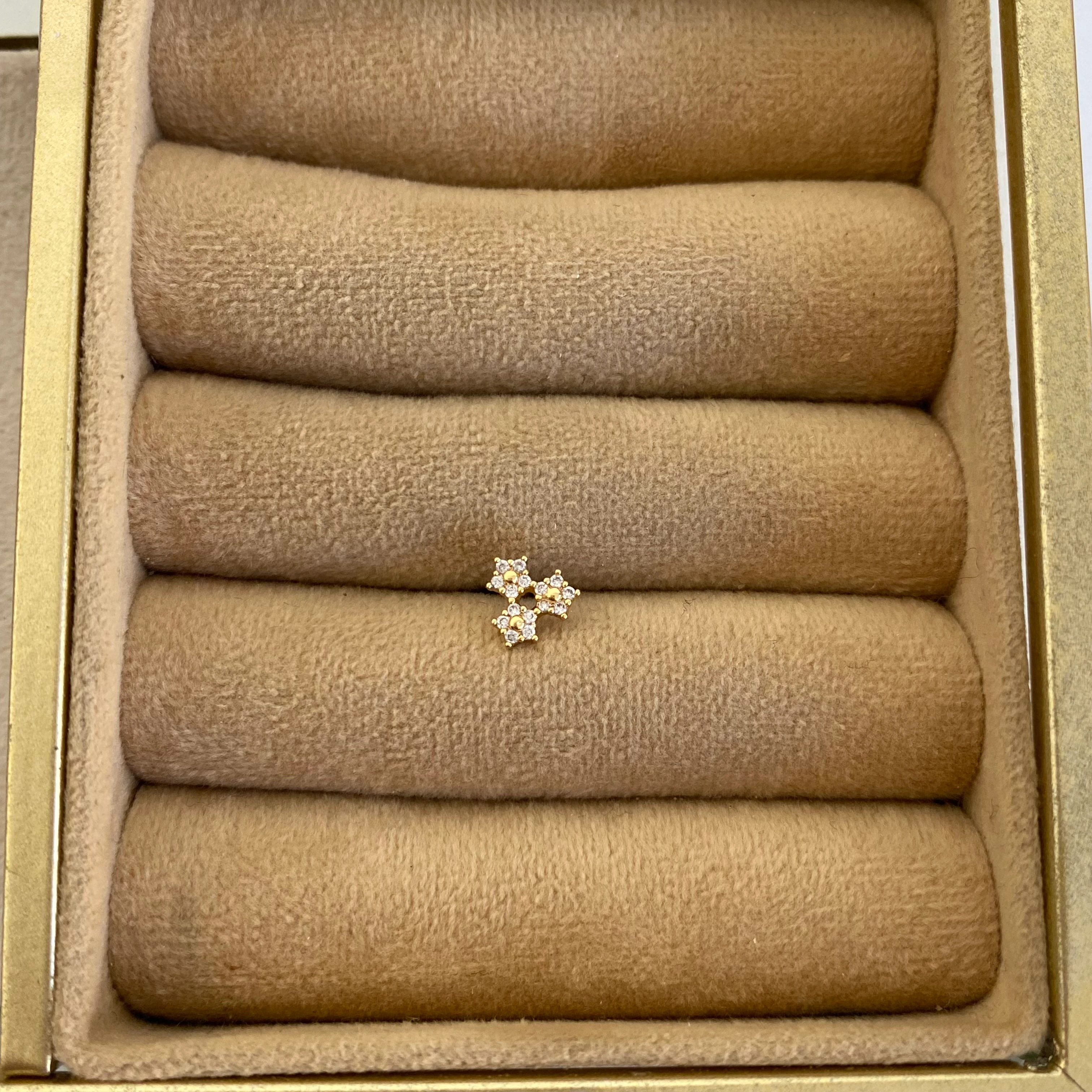 Gold Toplu Yıldız Taşlı Piercing