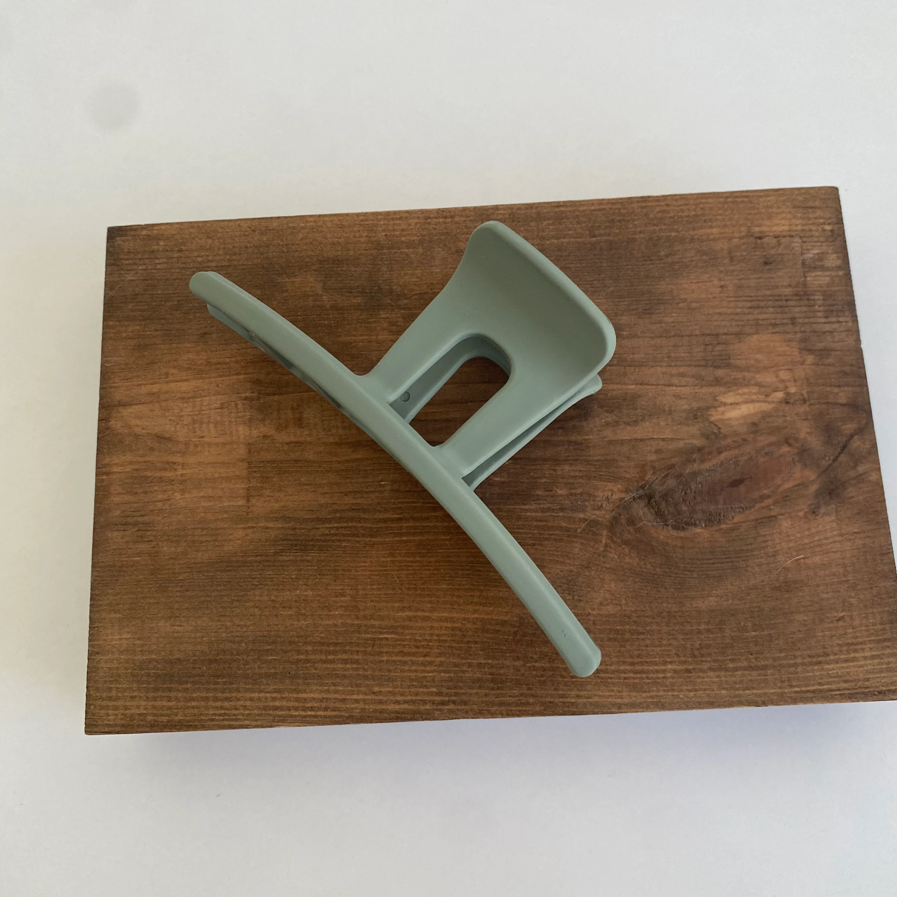 Yeşil Mat Uzun Mandal Toka