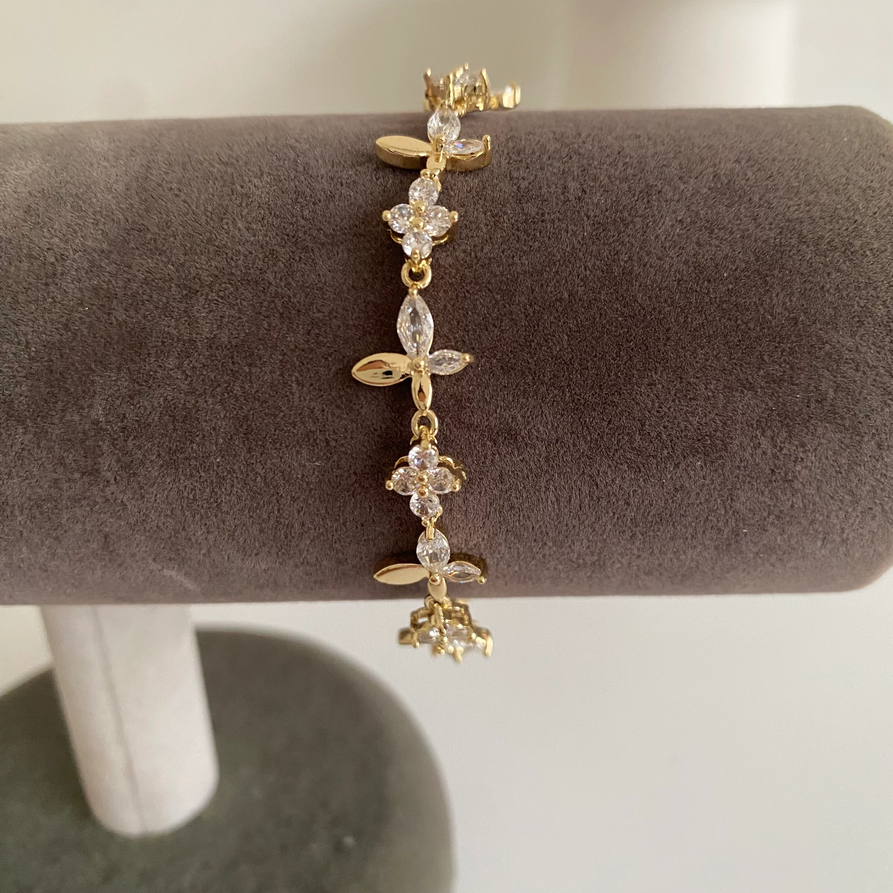 Xuping Zirkon Taşlı Çiçek Figür Bileklik