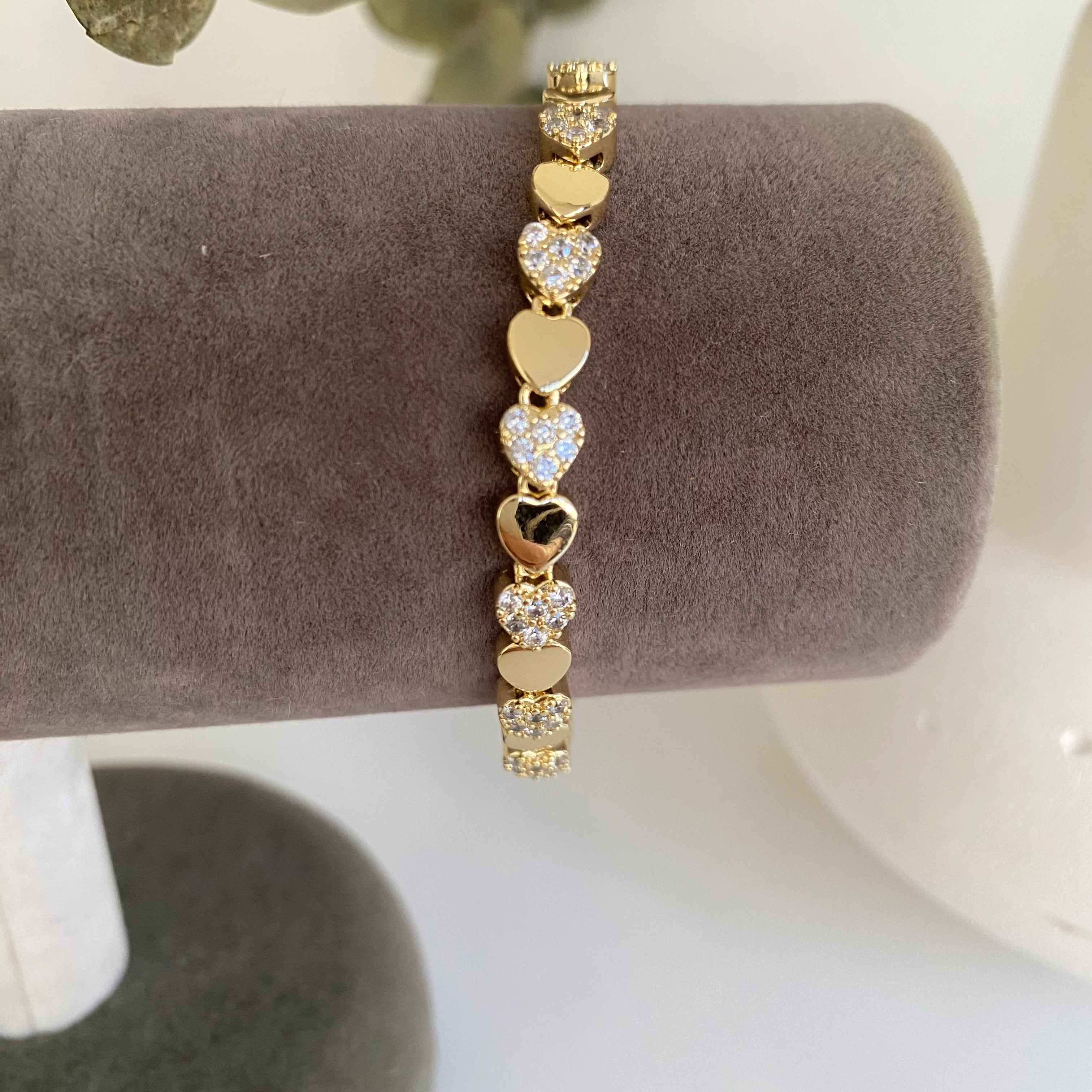 Xuping Gold Detaylı Nokta Taşlı Kalpli Bileklik