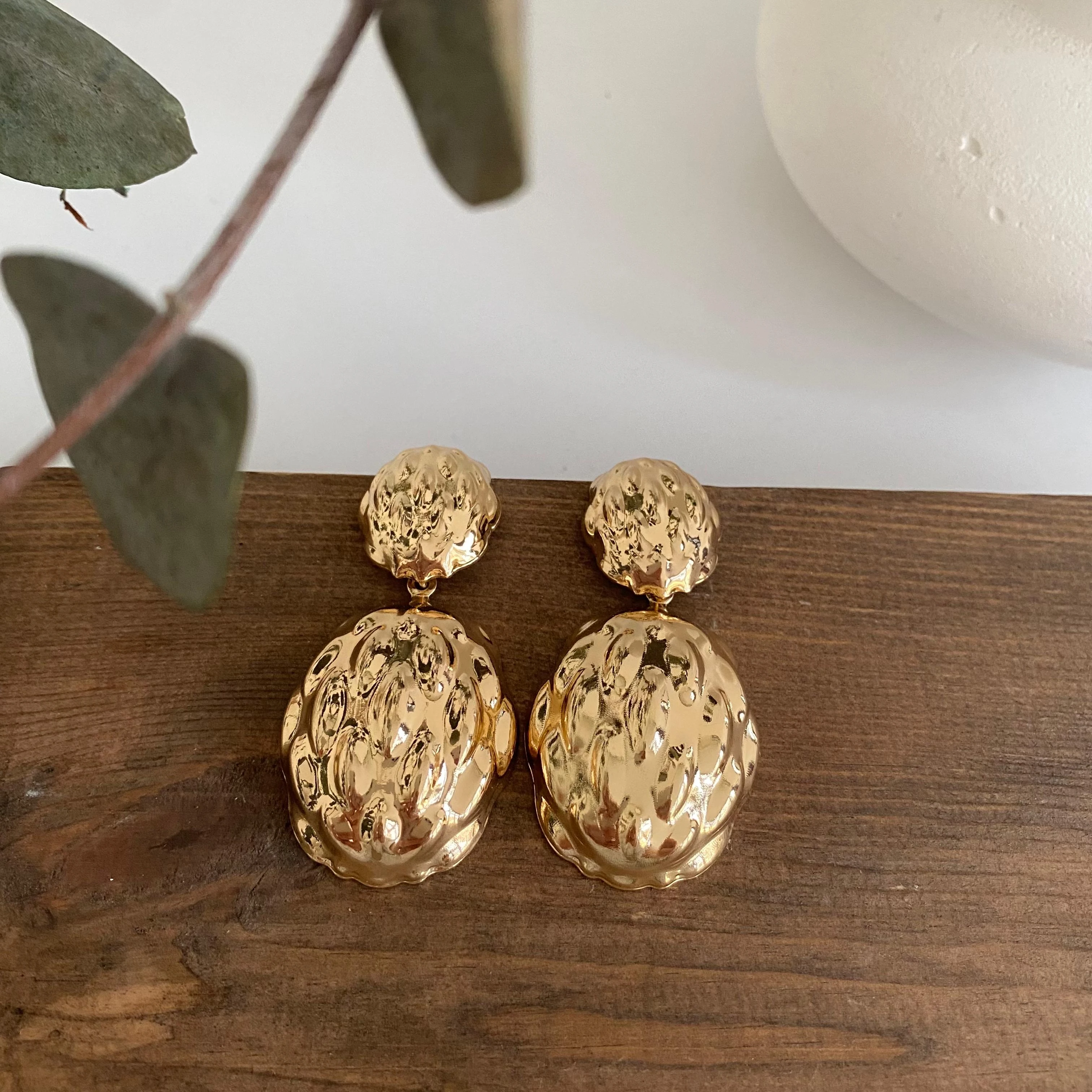 14K Plaka Dövme Desenli Damla Küpe