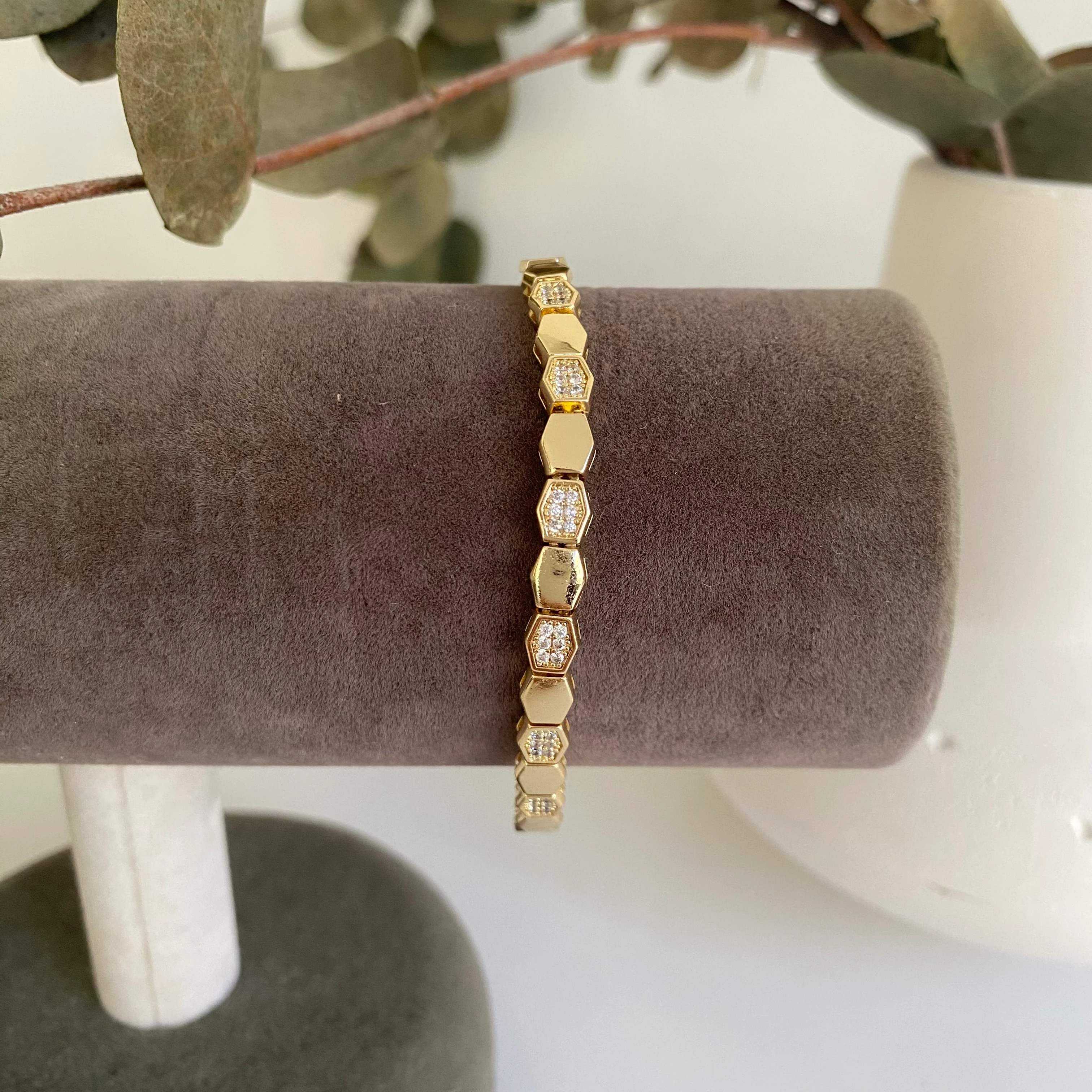 Xuping Altıgen Gold Detay Taşlı Bileklik