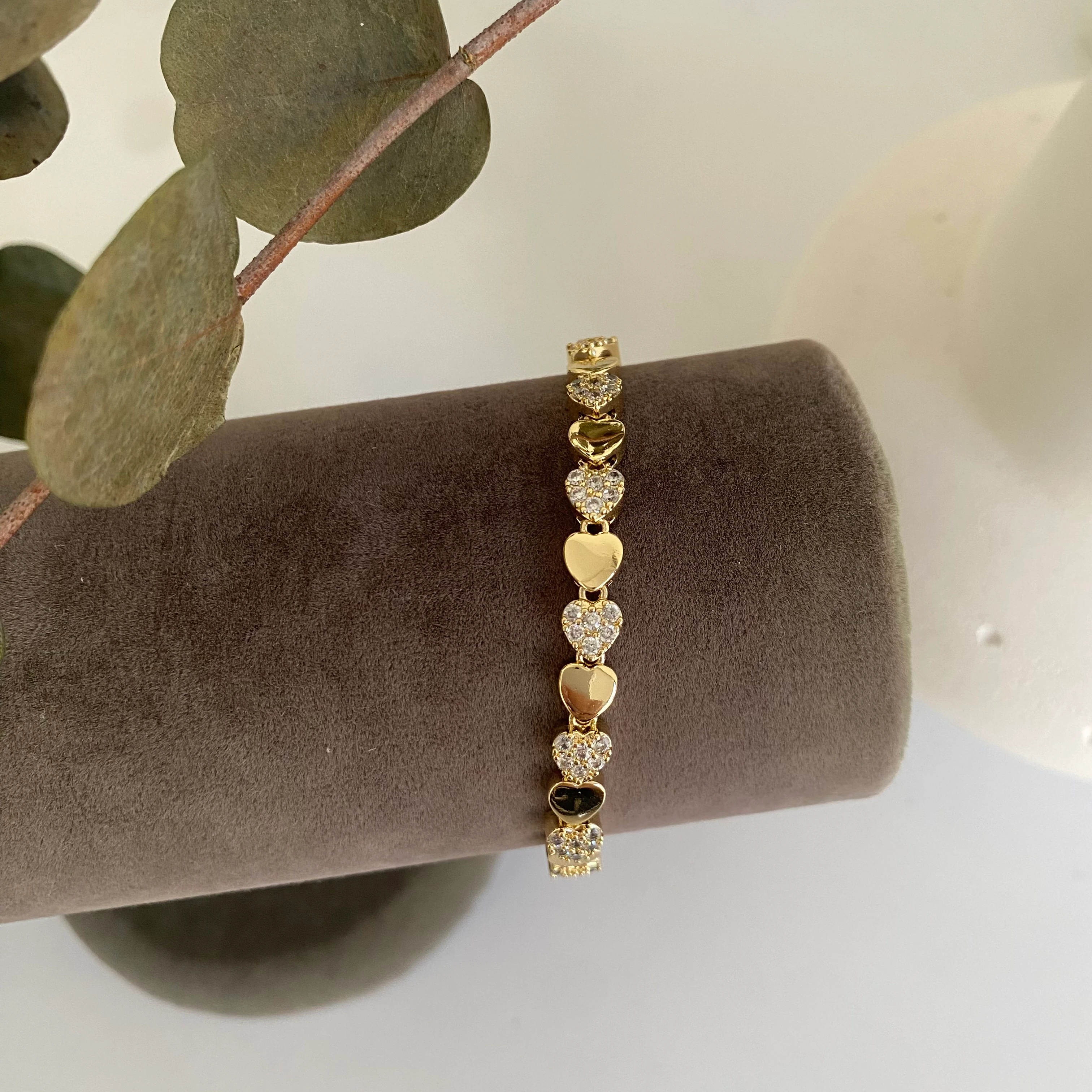 Xuping Gold Detaylı Nokta Taşlı Kalpli Bileklik