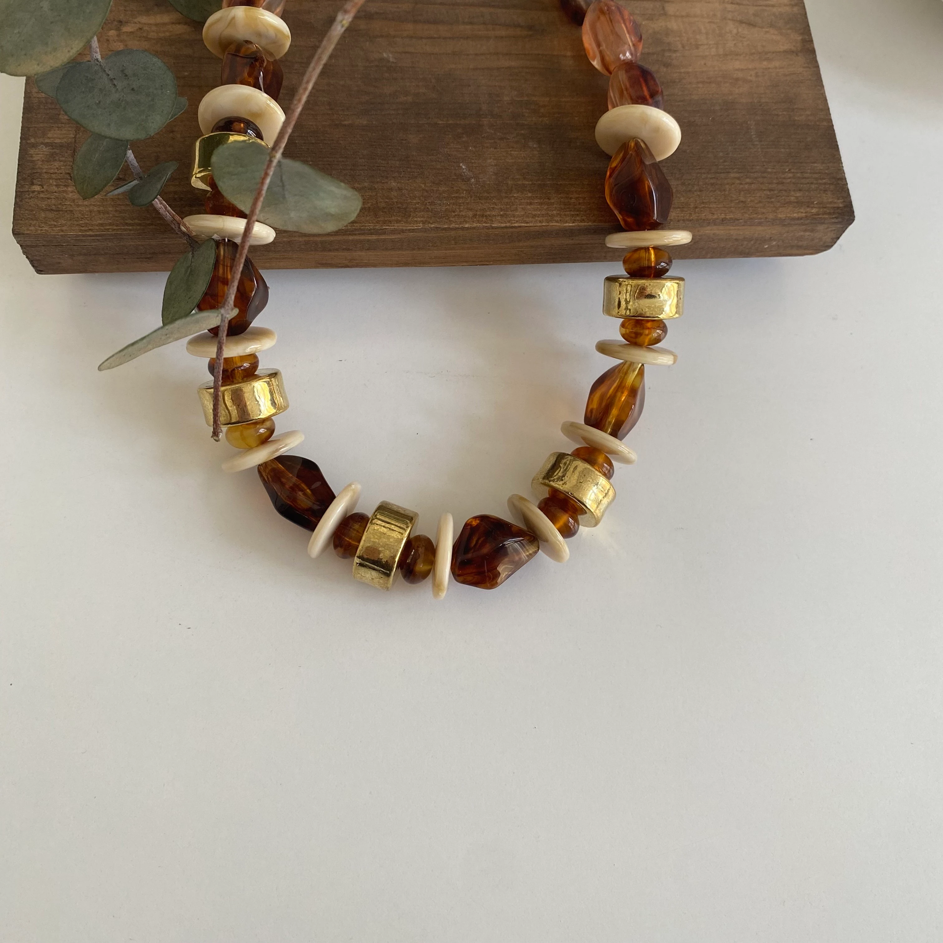 Kahverengi Gold Detaylı Vintage Kolye