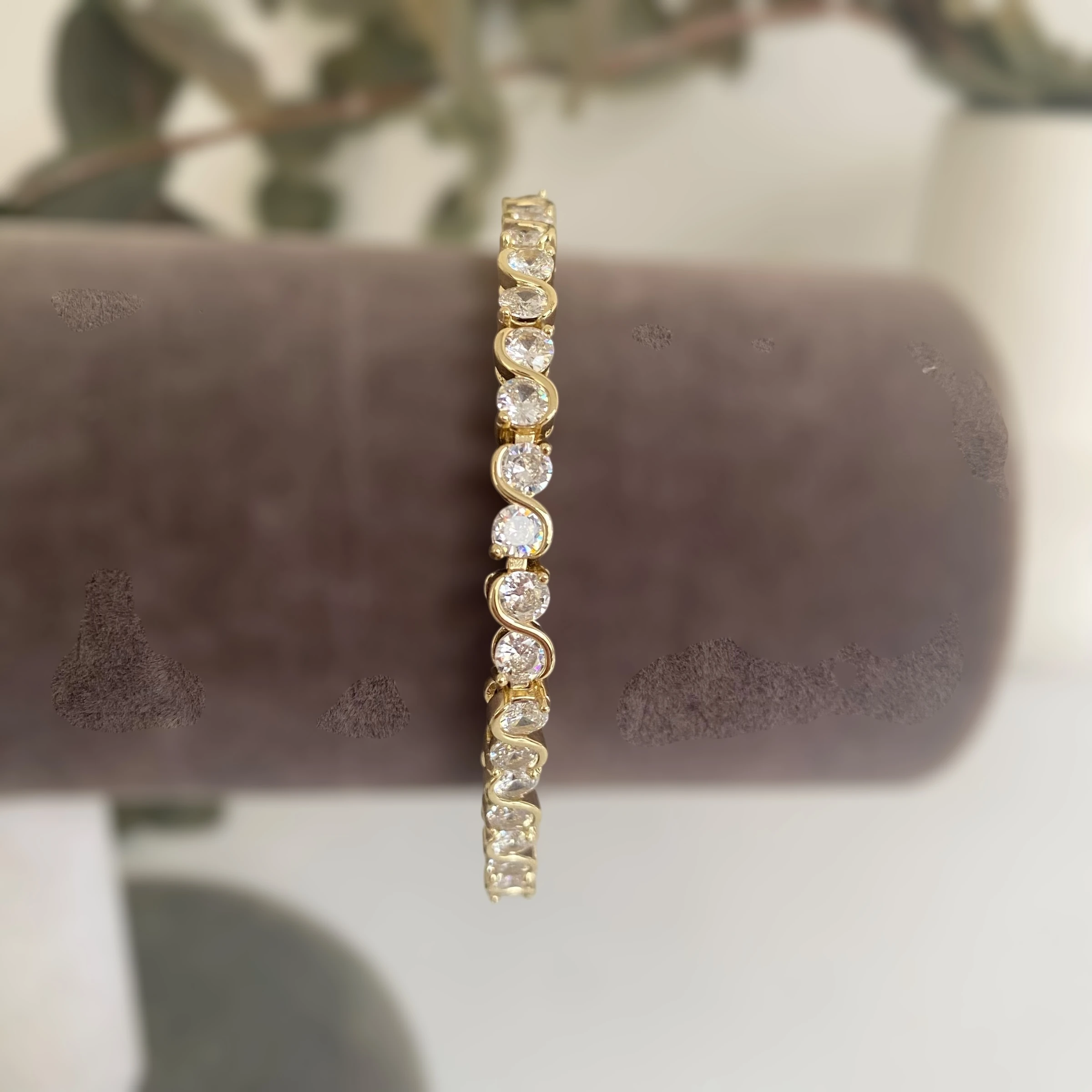 Xuping Nokta Taş Gold Detay Bileklik