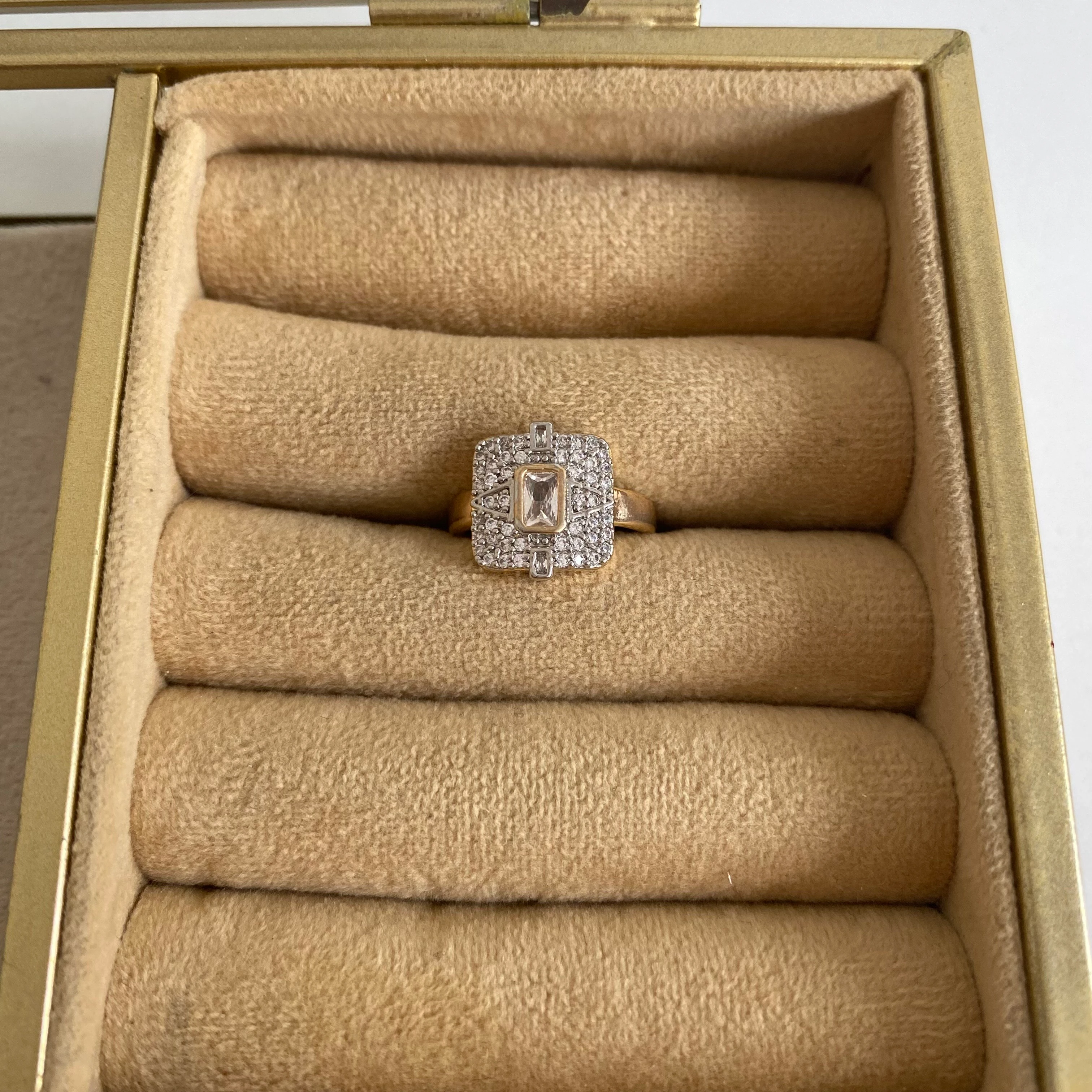 Kare Taşlı 14K Altın Kaplama Yüzük