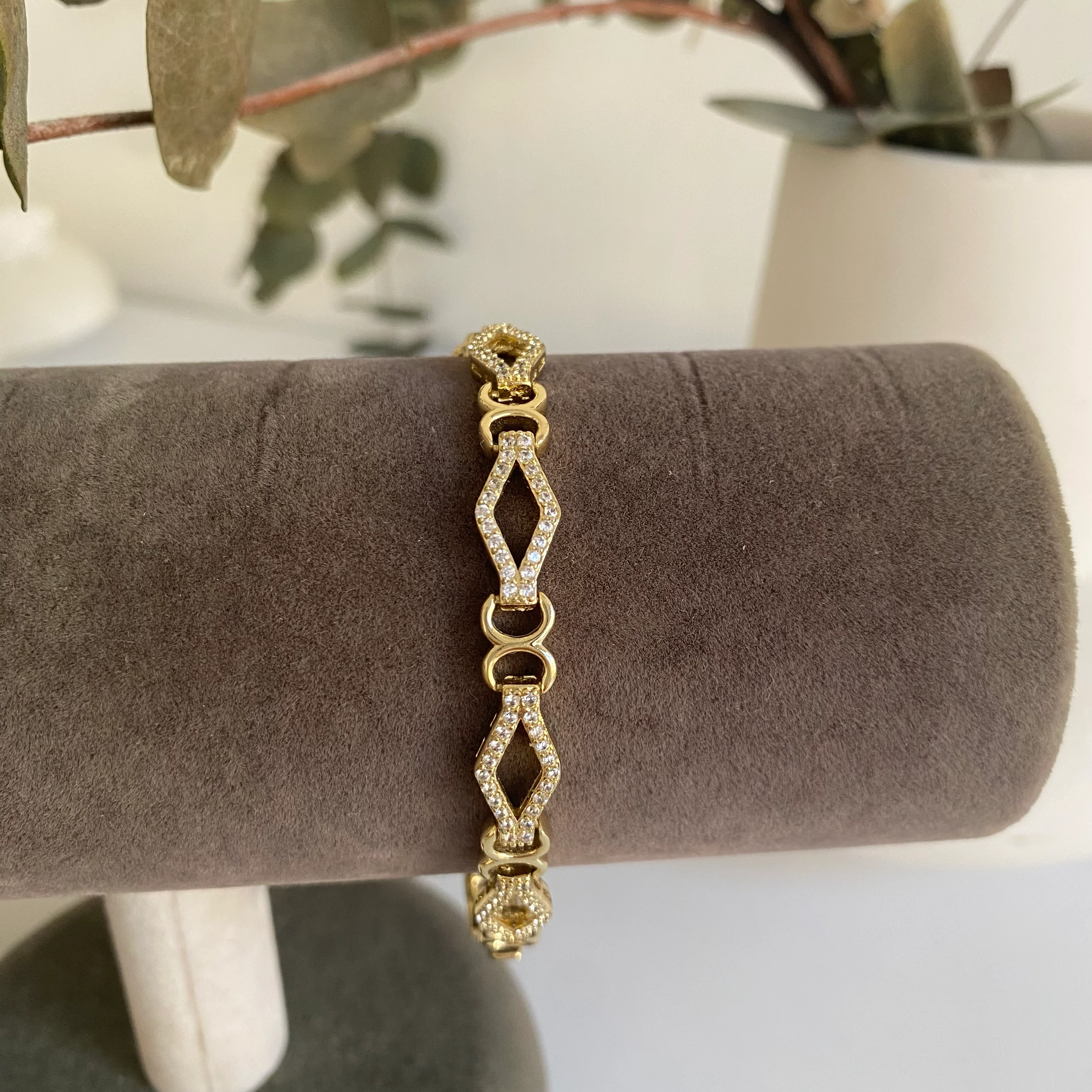 Xuping Zarif Elmas Formlu Taşlı Bileklik