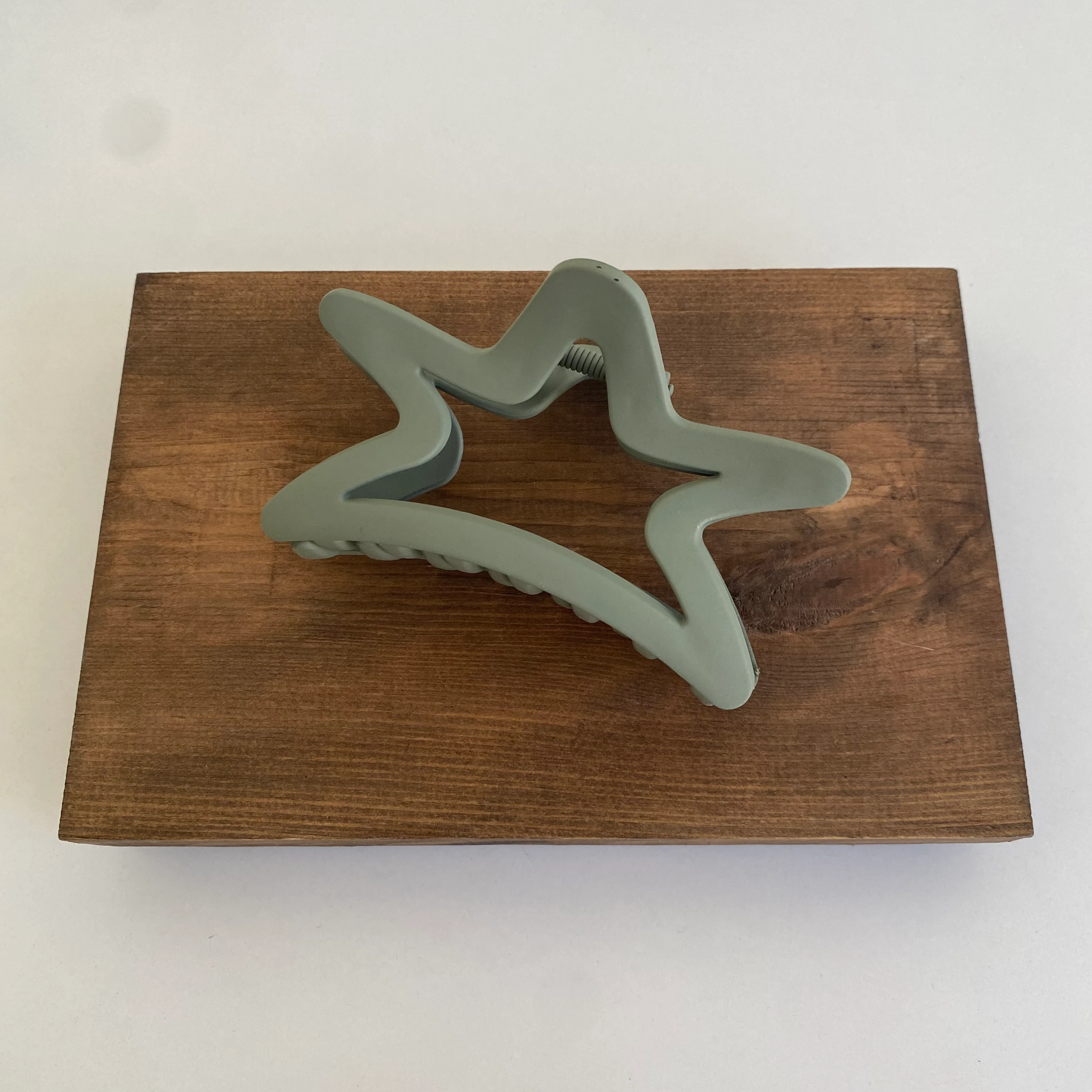 Yeşil Yıldız Figür Mat Mandal Toka