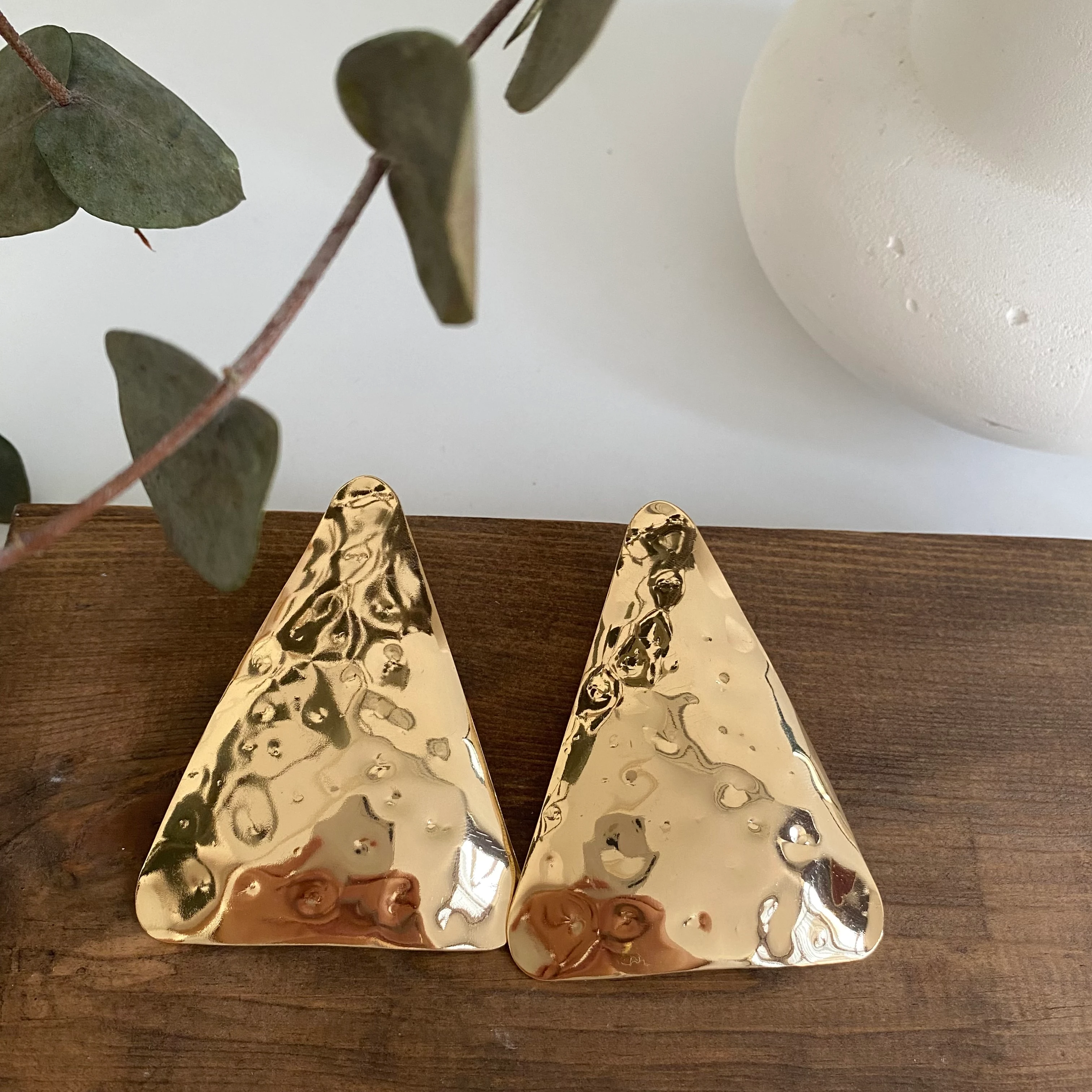 14K Altın Kaplama Desenli Büyük Üçgen Küpe