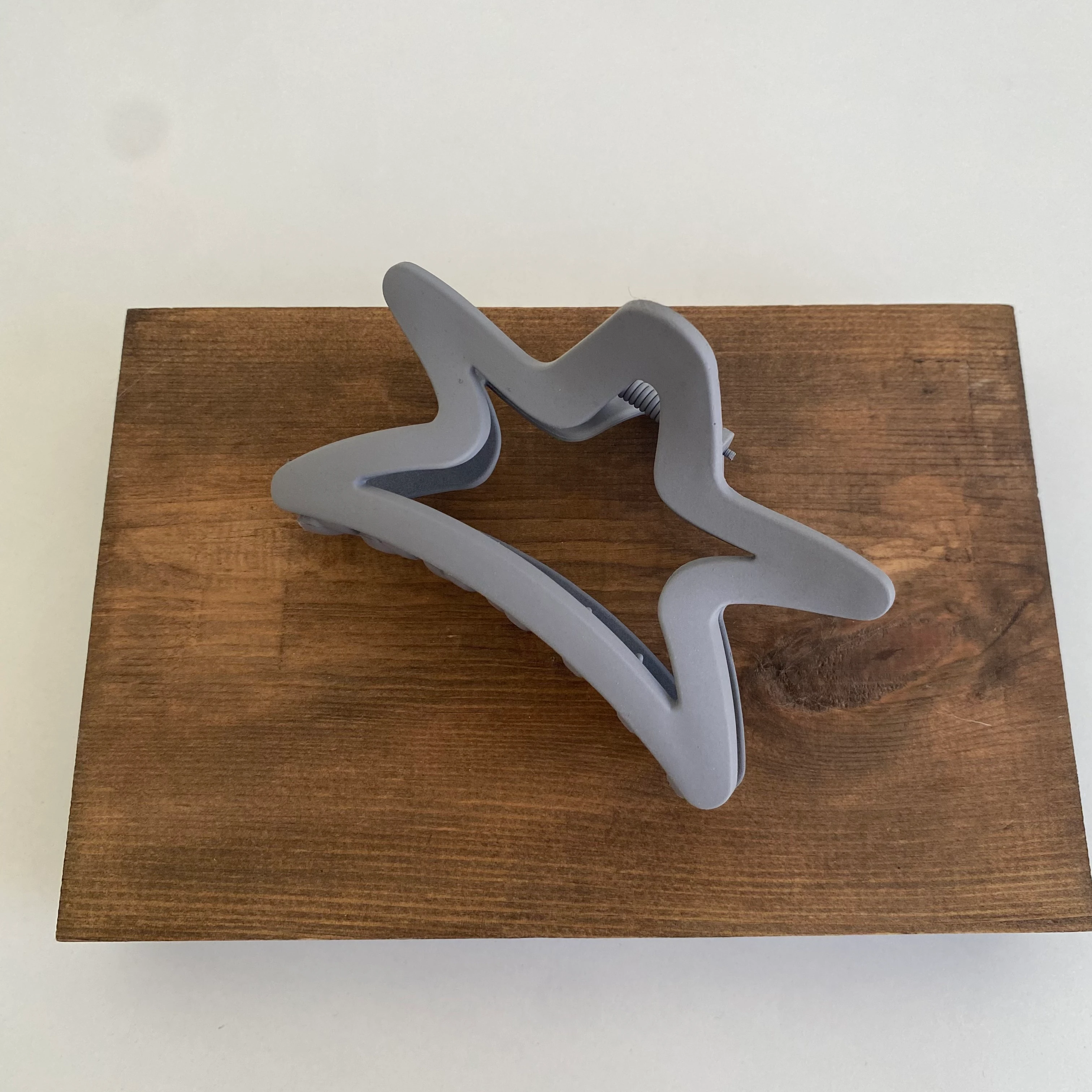 Gri Yıldız Figür Mat Mandal Toka