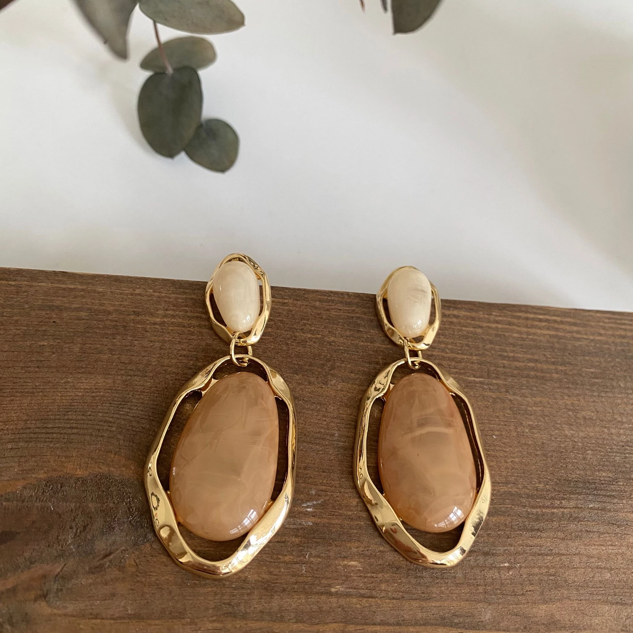 Kahve Krem Detaylı Damla Vintage Küpe