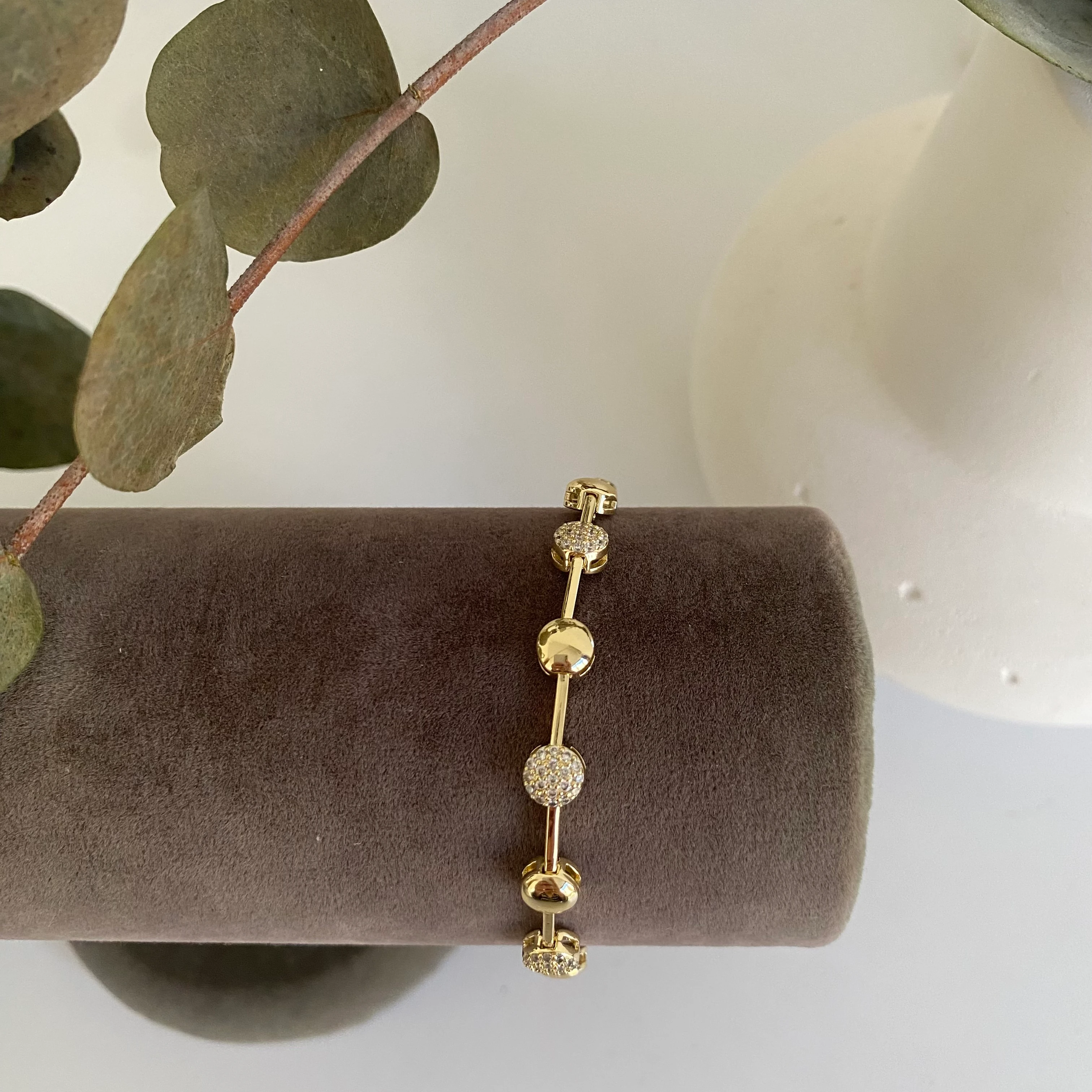 Xuping Topcuk Model Nokta Taşlı Bileklik