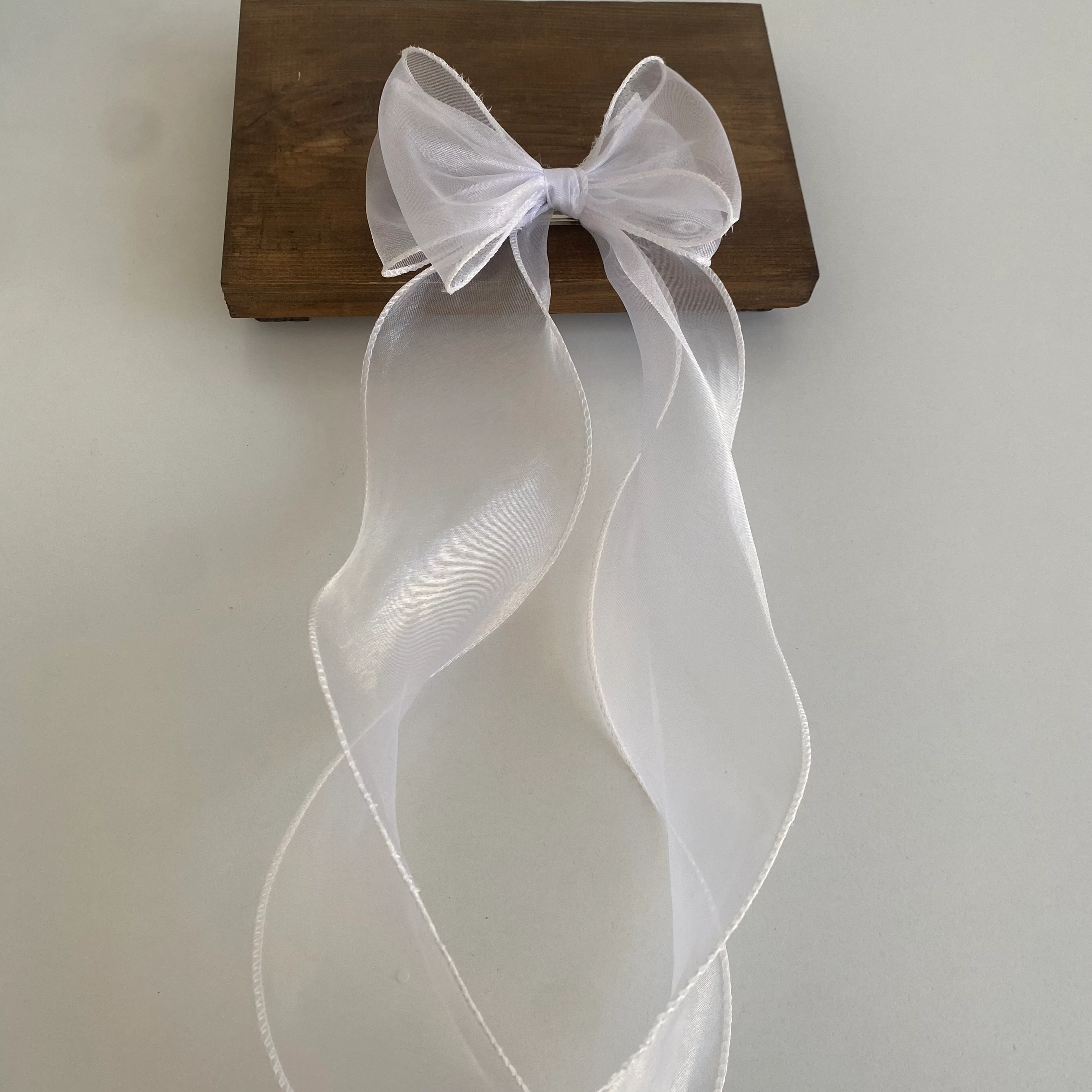 Beyaz Tül Fiyonk Toka