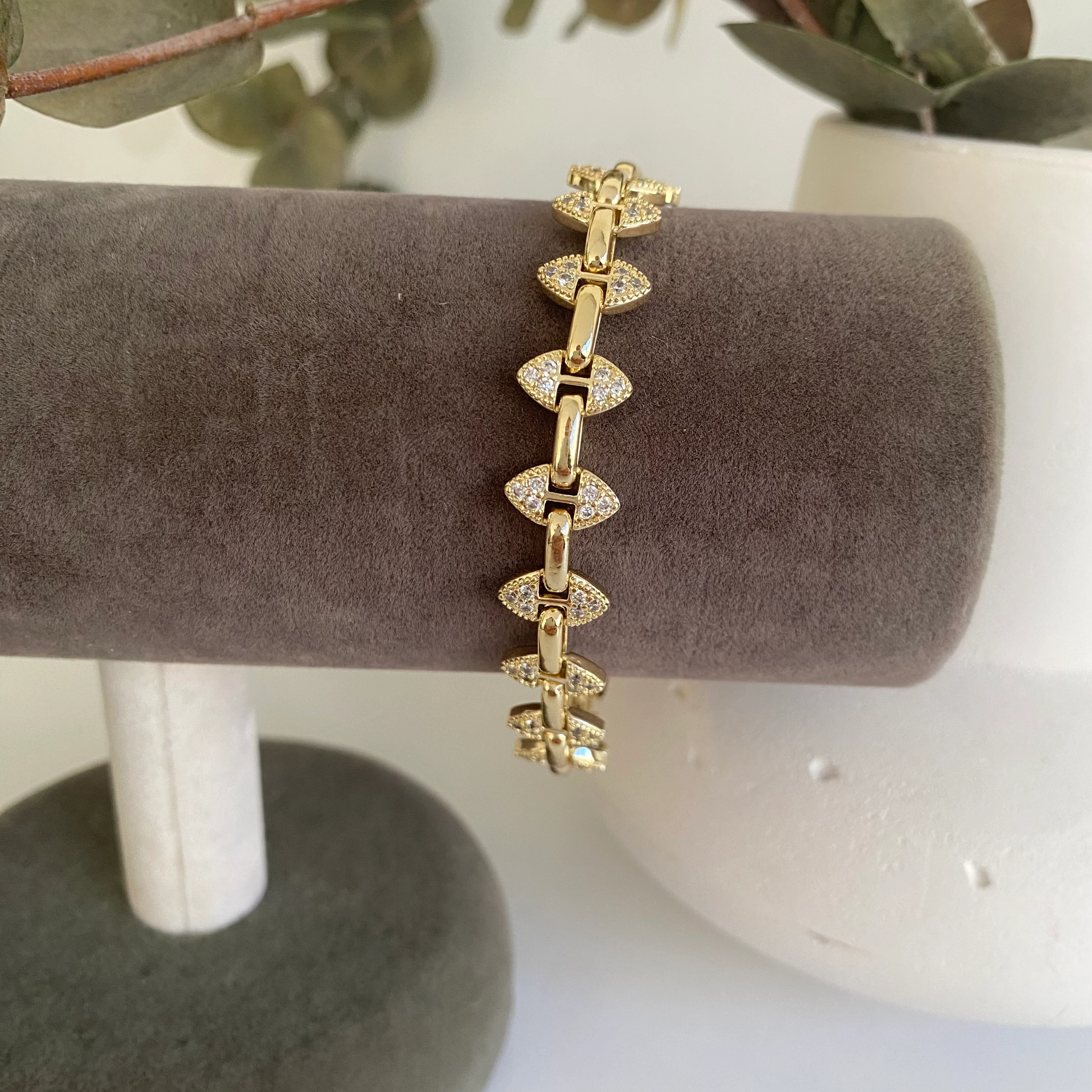 Xuping Çift Yönlü Ok Model Taşlı Bileklik