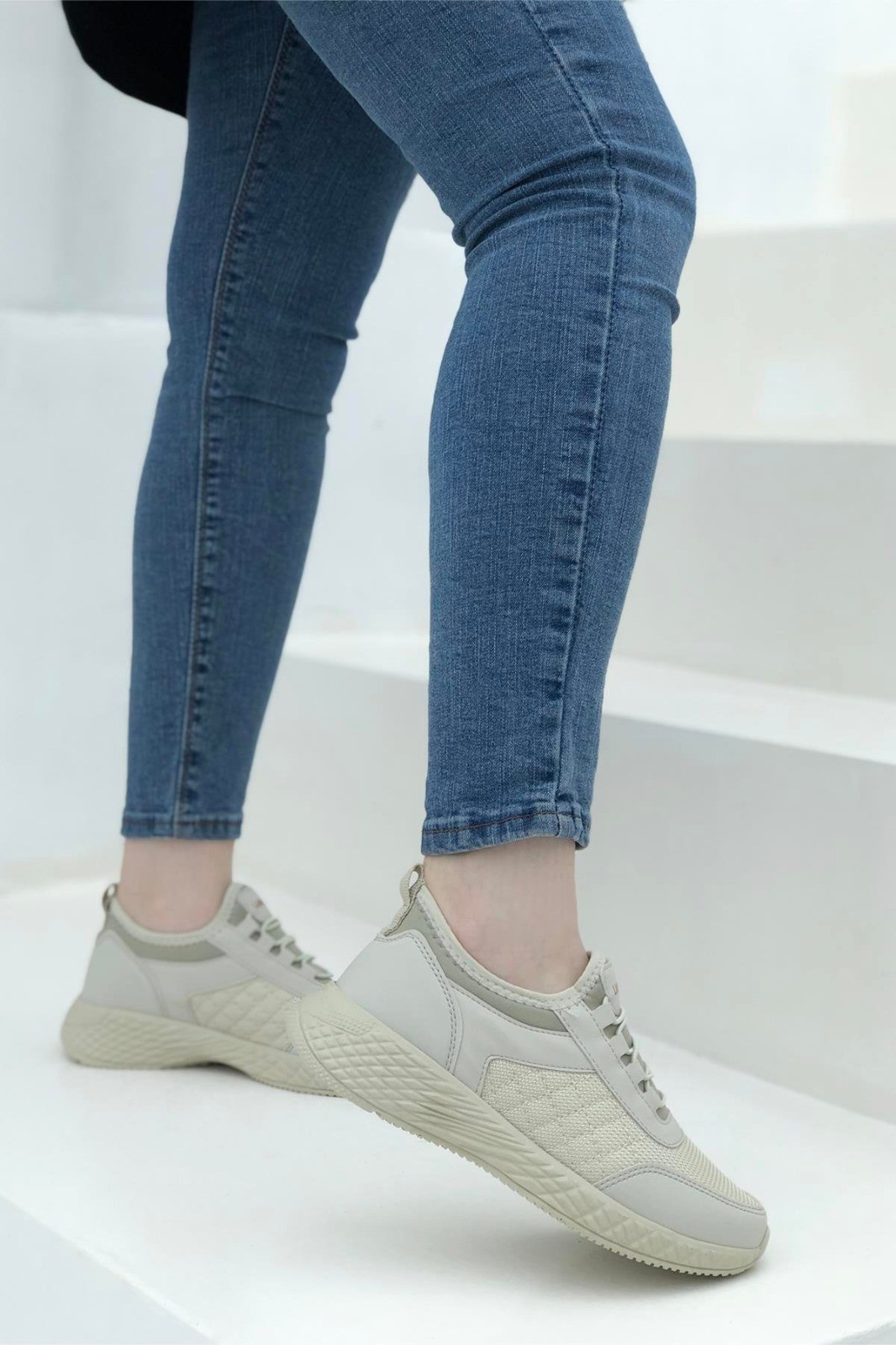 7060 Kadın Lastikli Rahat Sneaker