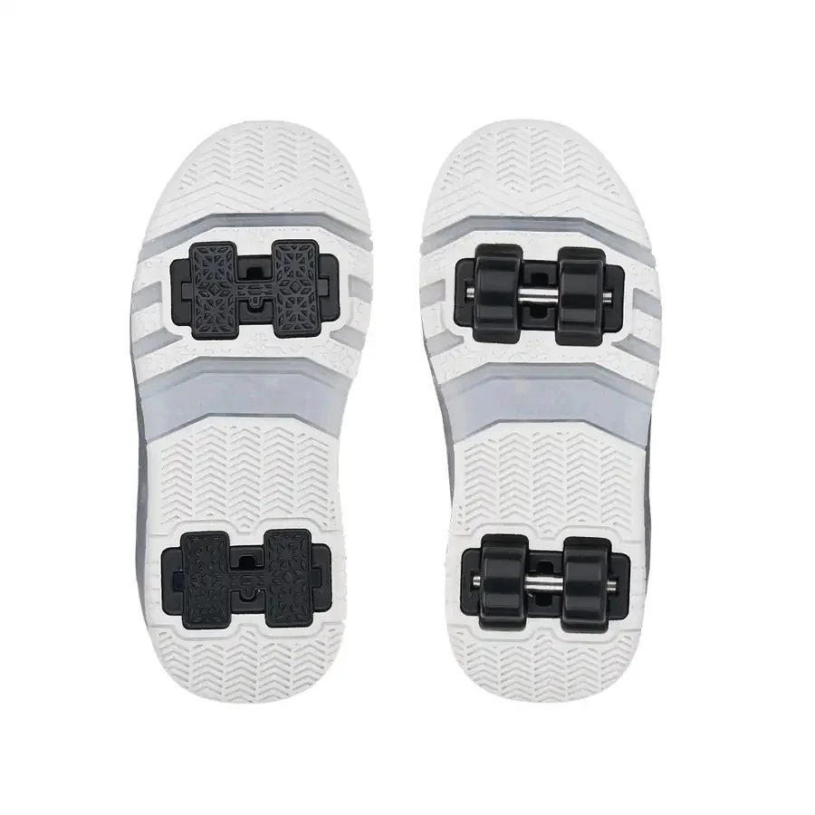 0910 Kız Çocuk Işıklı Tekerlekli Sneaker