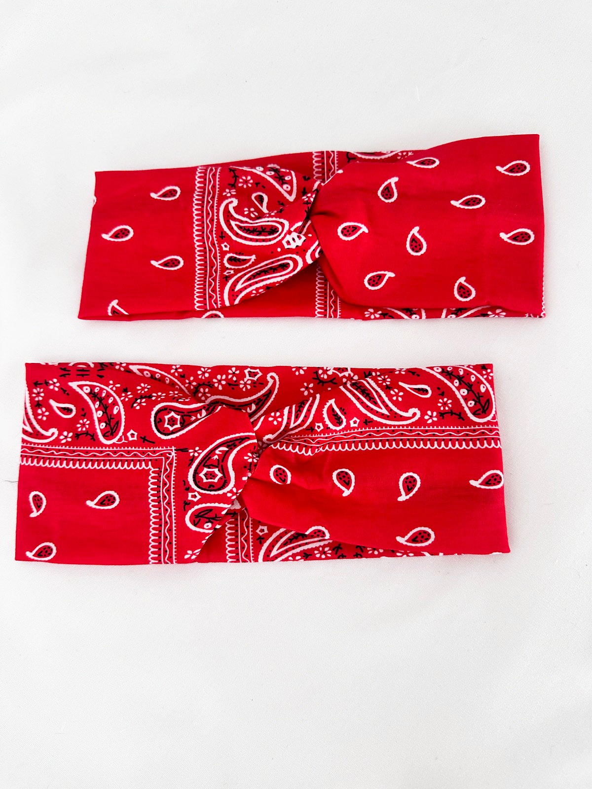 Kırmızı Paisley Desenli Düğümlü Bandana