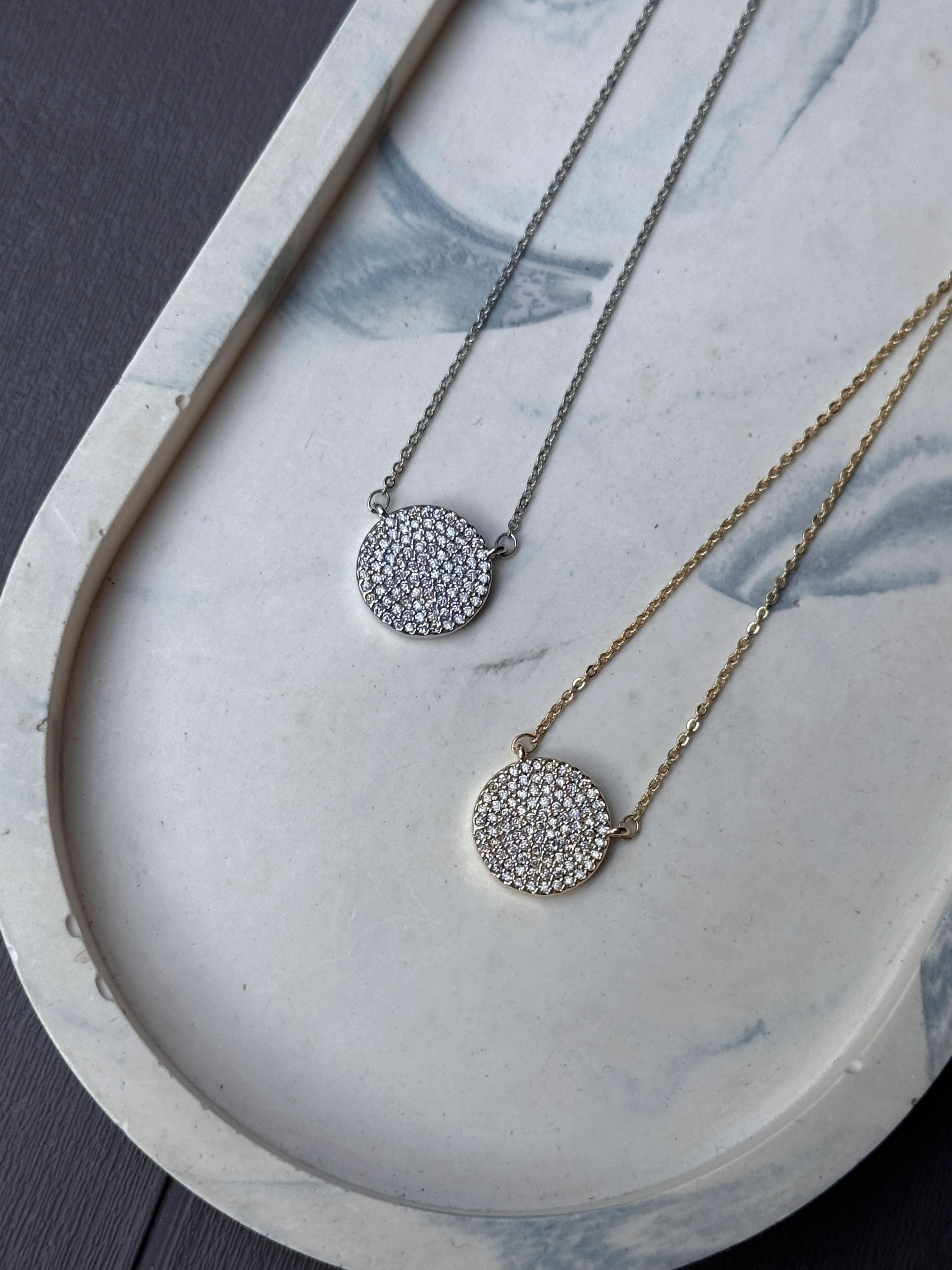 Taşlı Yuvarlak Kolye