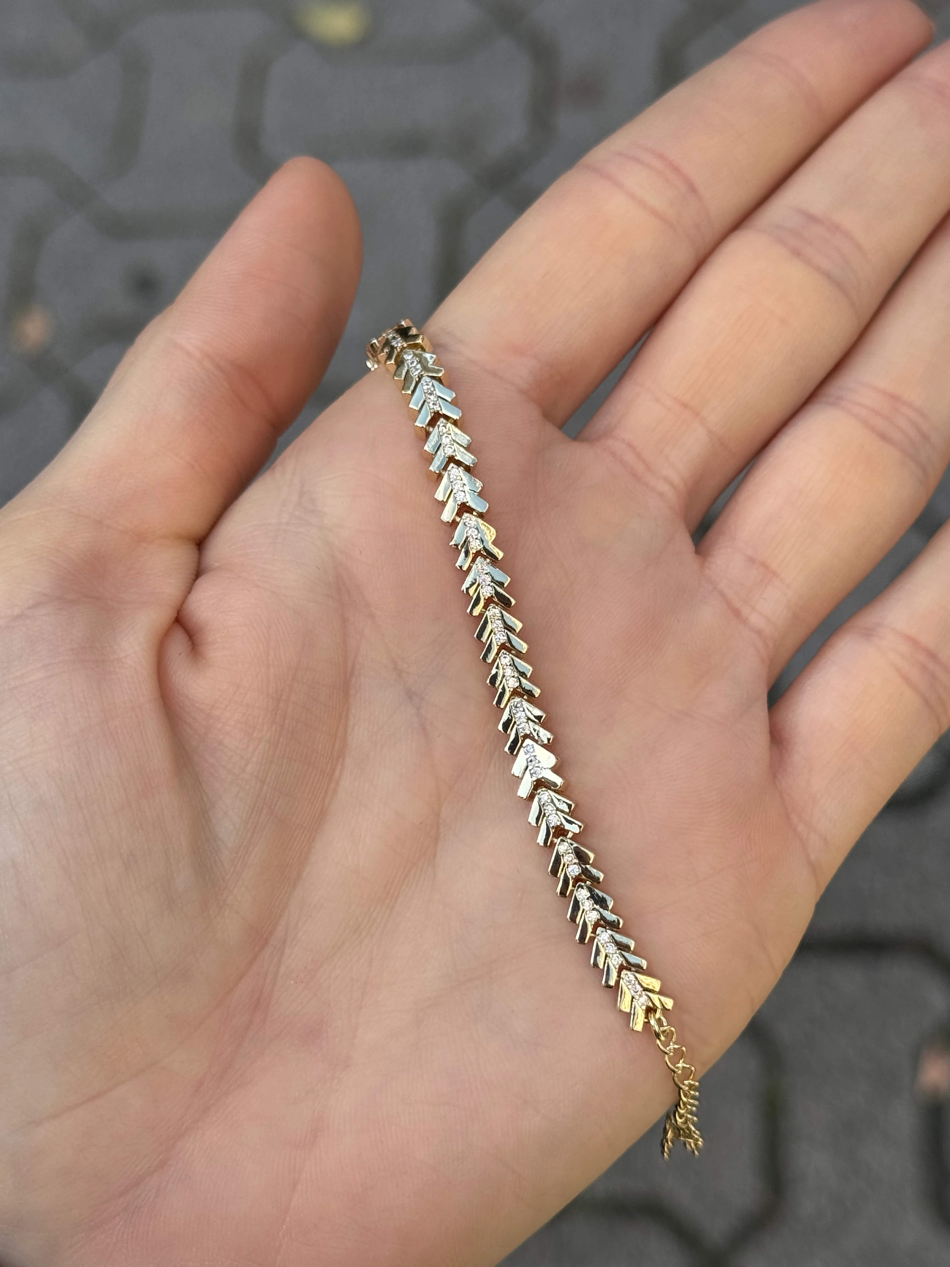 Balıksırtı Taşlı Bileklik