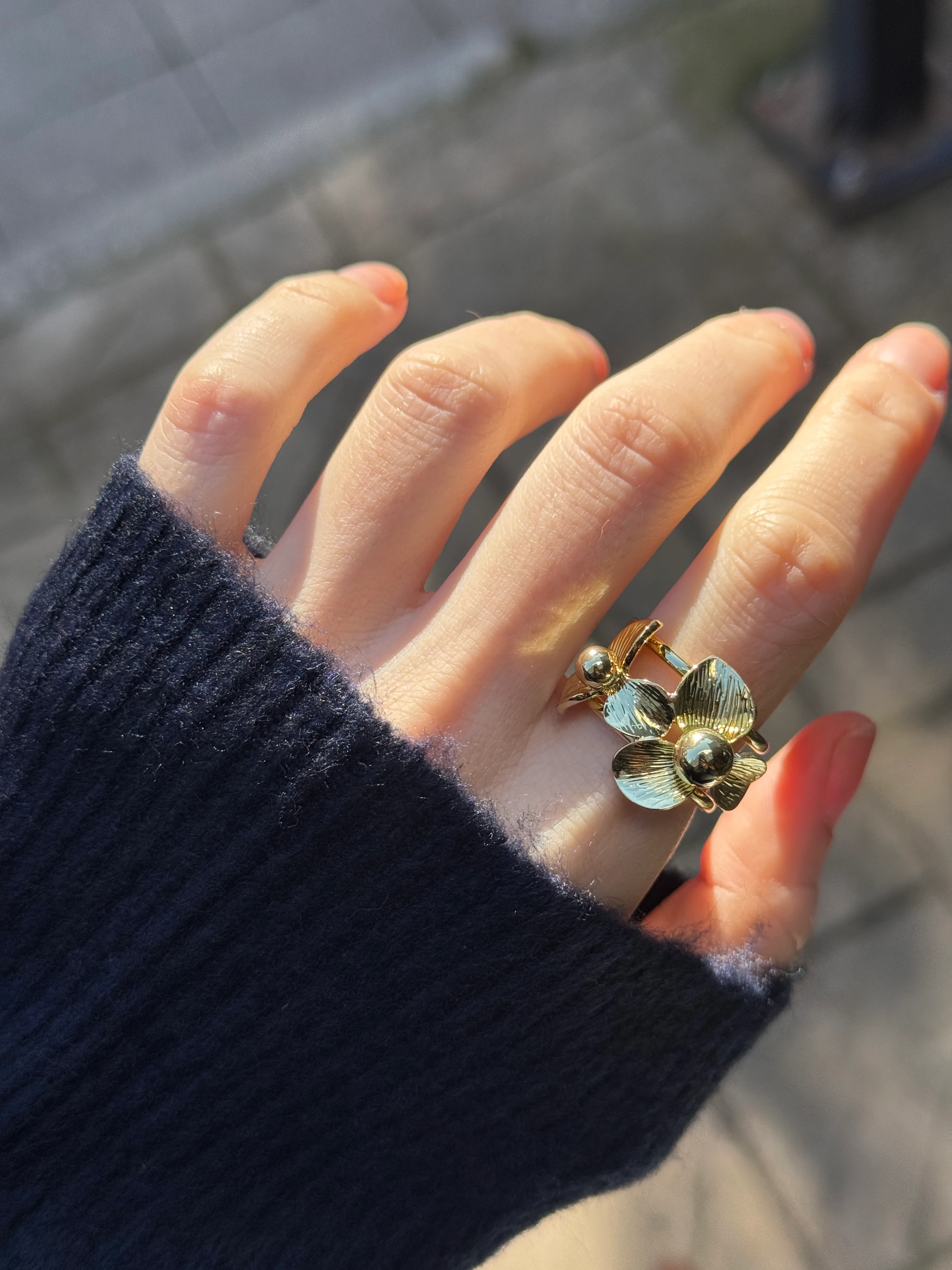 Büyük Çiçek Yüzük