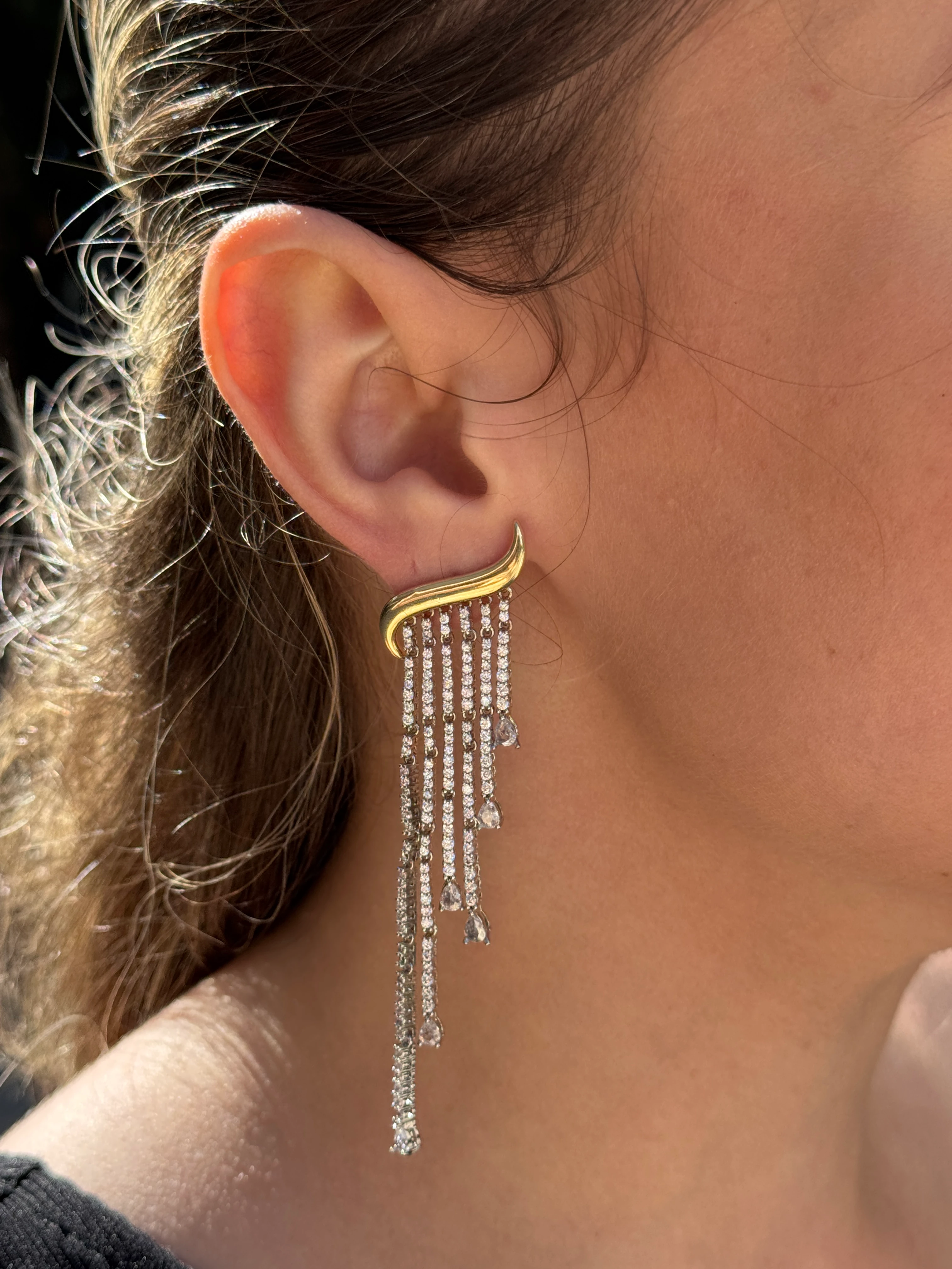 Sallantılı Taşlı Küpe