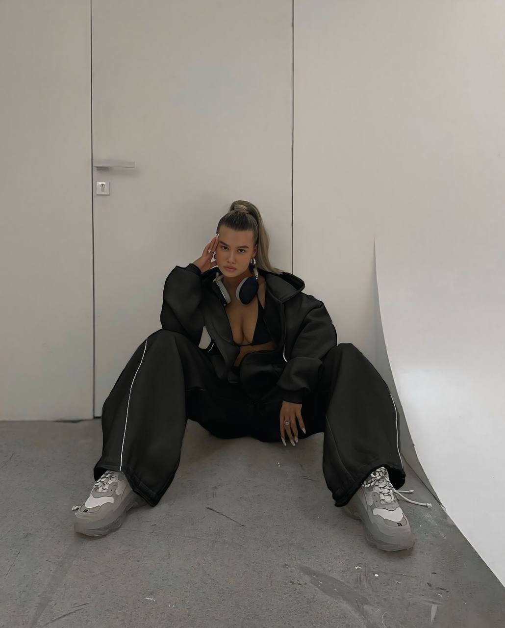 Oversize Spor Takım – Kapüşonlu Fermuarlı Sweat & Geniş Paça Eşofman Kadın - Siyah