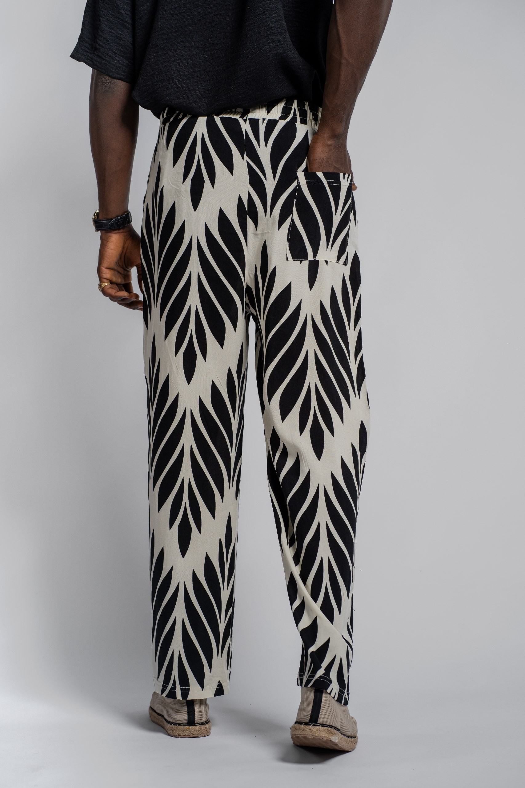 Desenli Bej-Siyah Relaxed Fit Yazlık Erkek Pantolon - Siyah