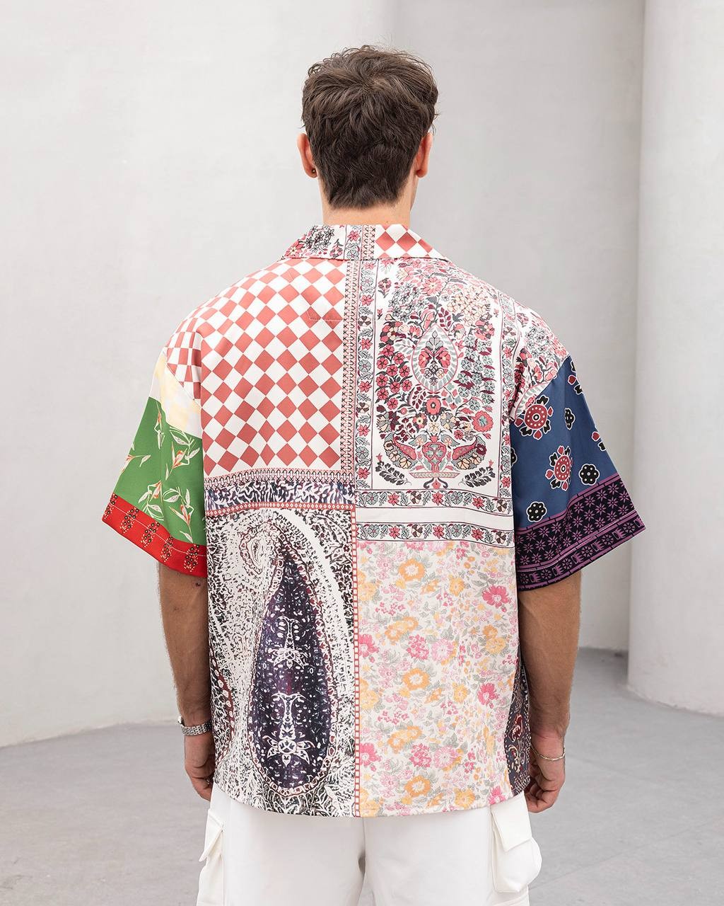 Renkli Desenli Oversize Erkek Gömlek – Patchwork Sanat Modeli