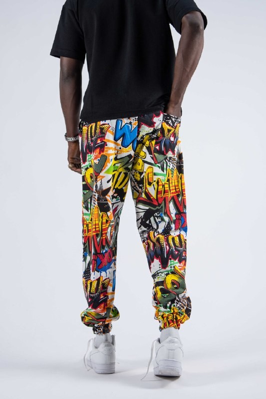Renkli Grafiti Desenli Erkek Jogger Pantolon – Streetwear Tarzı | Rahat ve Şık