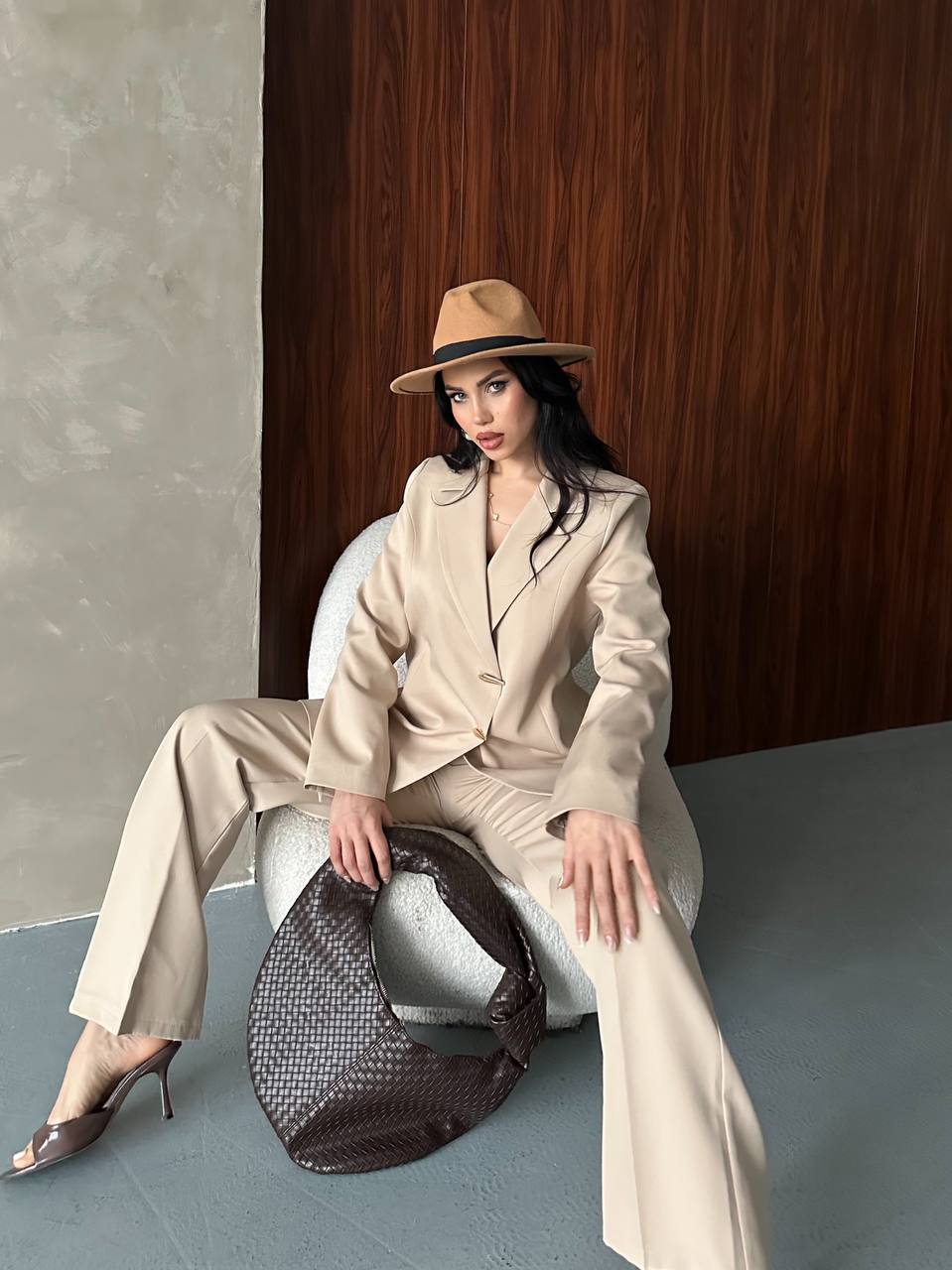 Aksesuar Detaylı Kuşaklı Blazer Takım – Kadın Ceket Pantolon - krem