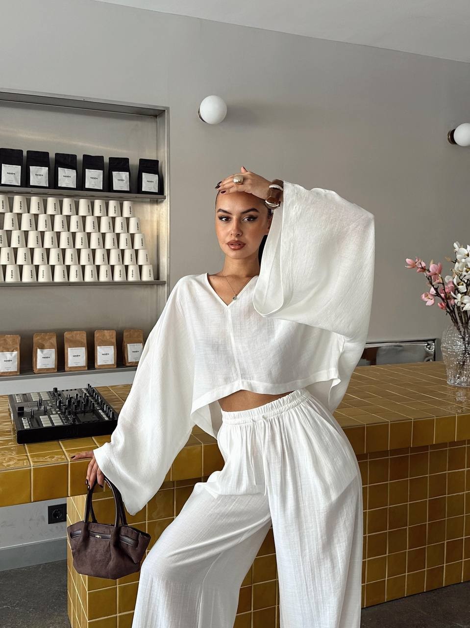  Oversize Crop Bluz ve Geniş Paça Pantolon Takım – Kadın İkili Takım - Beyaz