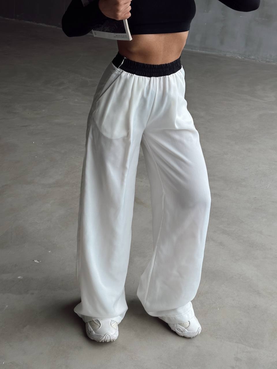 Geniş Paça Kadın Pantolon – Yüksek Bel, Lastikli Bel Spor ve Günlük Pantolon - Beyaz