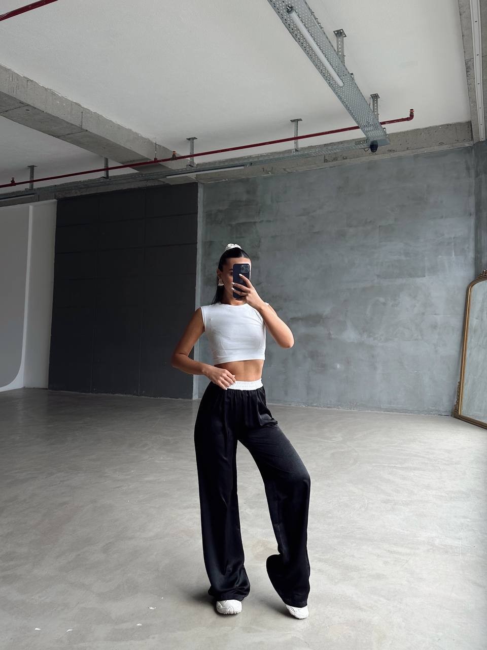 Geniş Paça Kadın Pantolon – Yüksek Bel, Lastikli Bel Spor ve Günlük Pantolon - Siyah